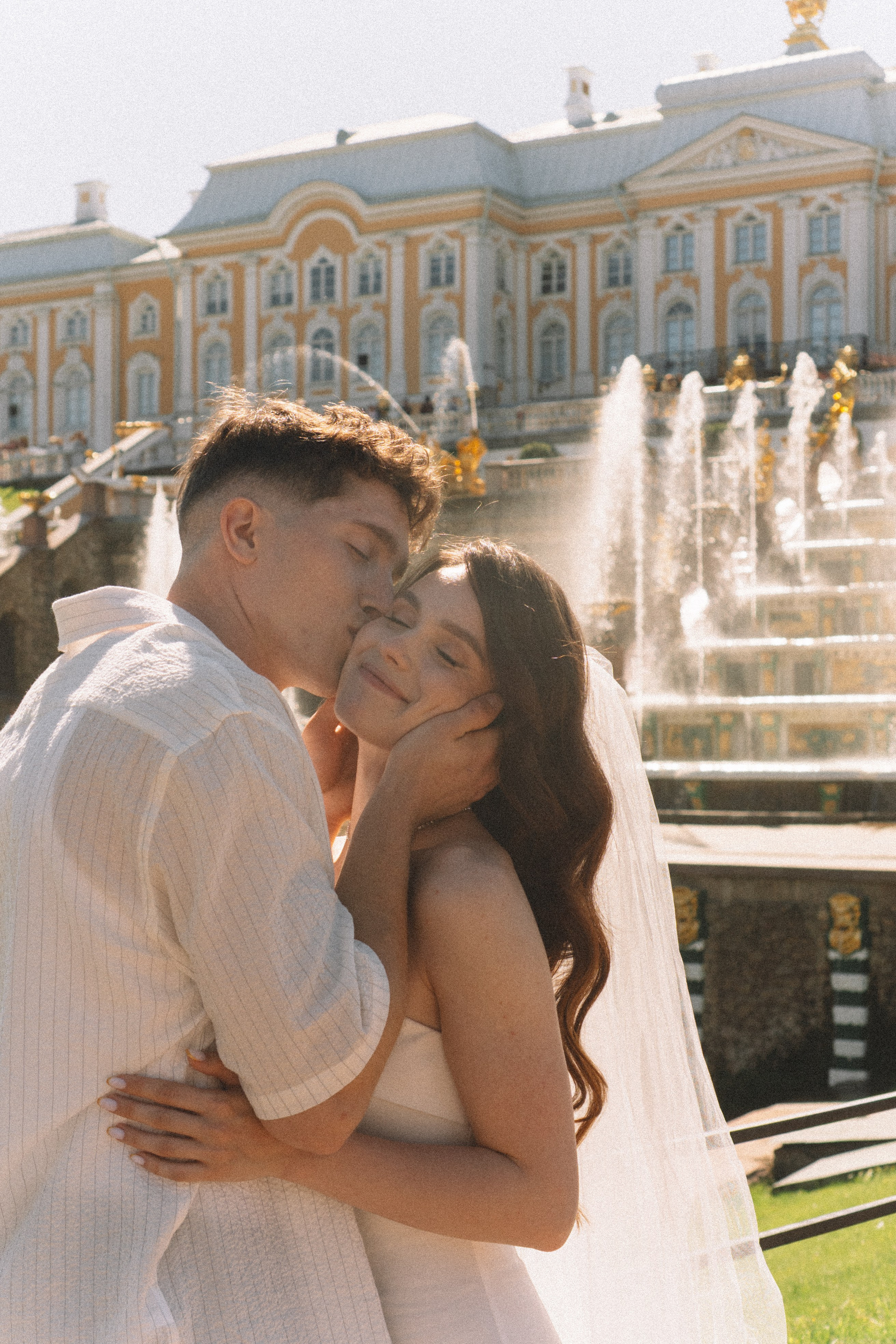 СВАДЕБНАЯ СЬЕМКА В ПЕТЕРГОФЕ И СЬЕМКА РЕПОРТАЖА В ЗАГСЕ ПЕТЕРГОФА. Профессиональный фотограф, Санкт-Петербург — Виктория Богомолова