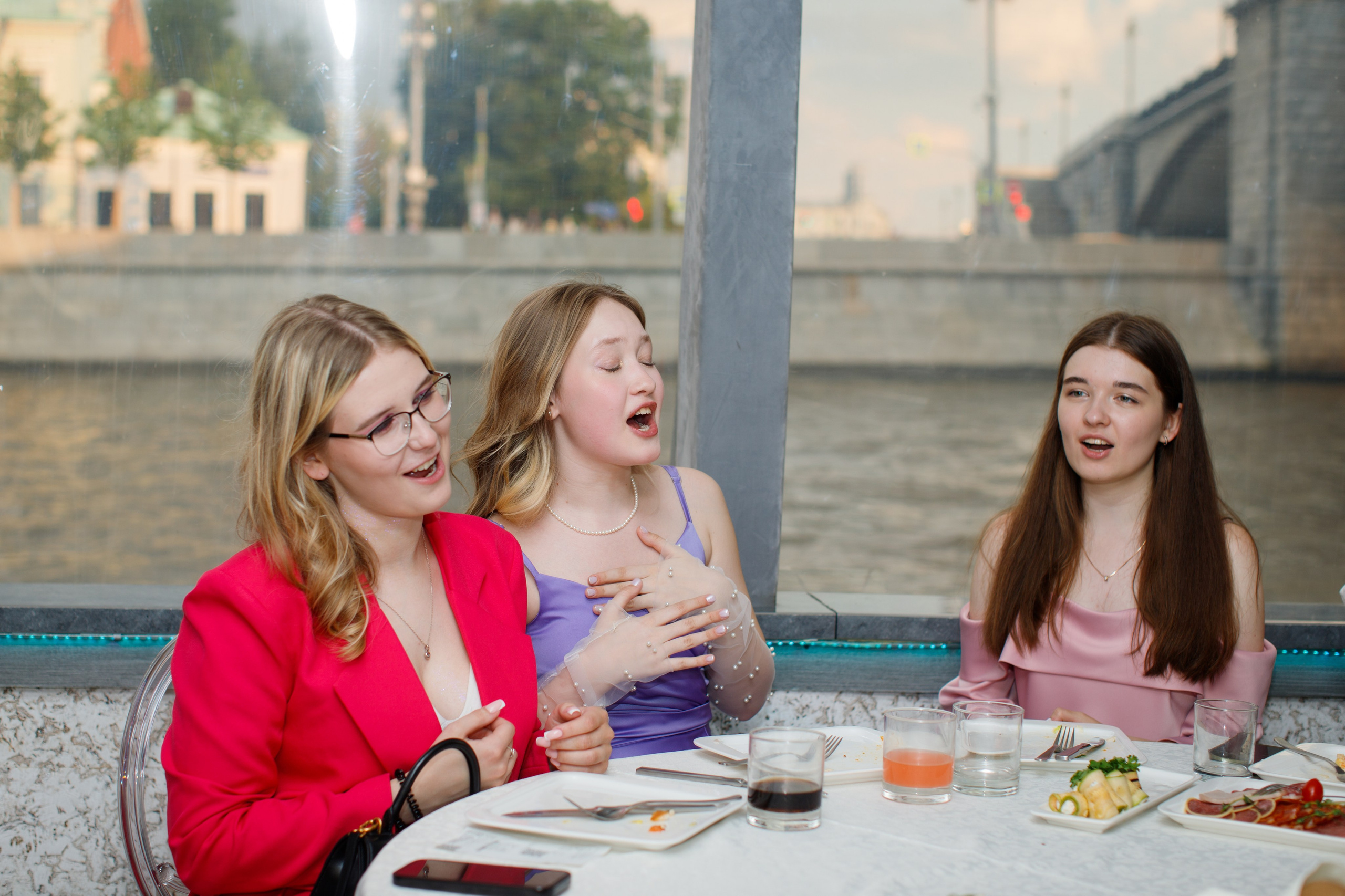 9 класс / Гимназия № 1558 имени Росалии де Кастро / Выпускной. Детский и семейный фотограф Мария Киселёва. Москва