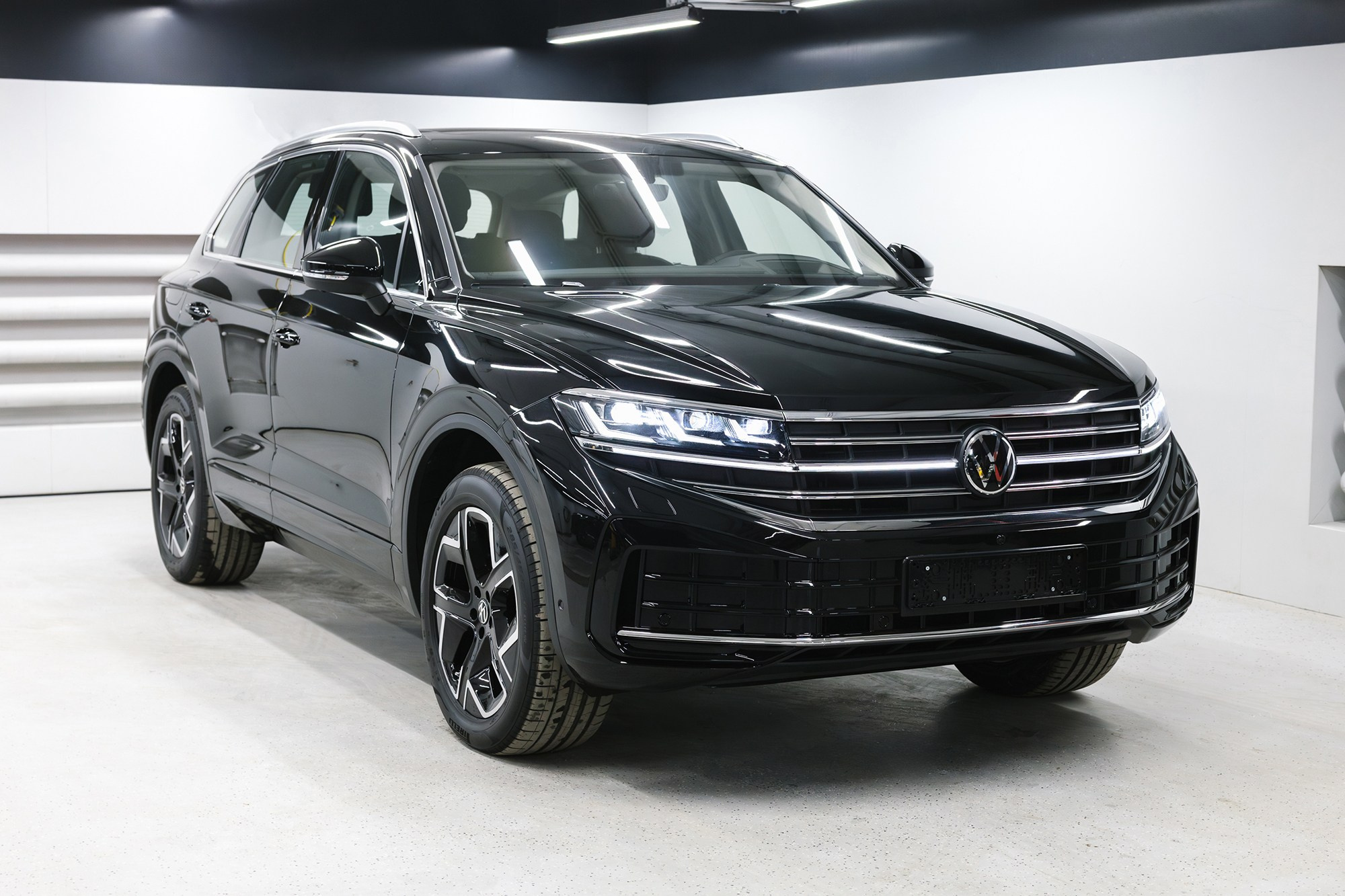 Volkswagen Touareg R-Line 3.0 TDI AT (286 л. с.) 2025. Автосалон «Х-Авто»