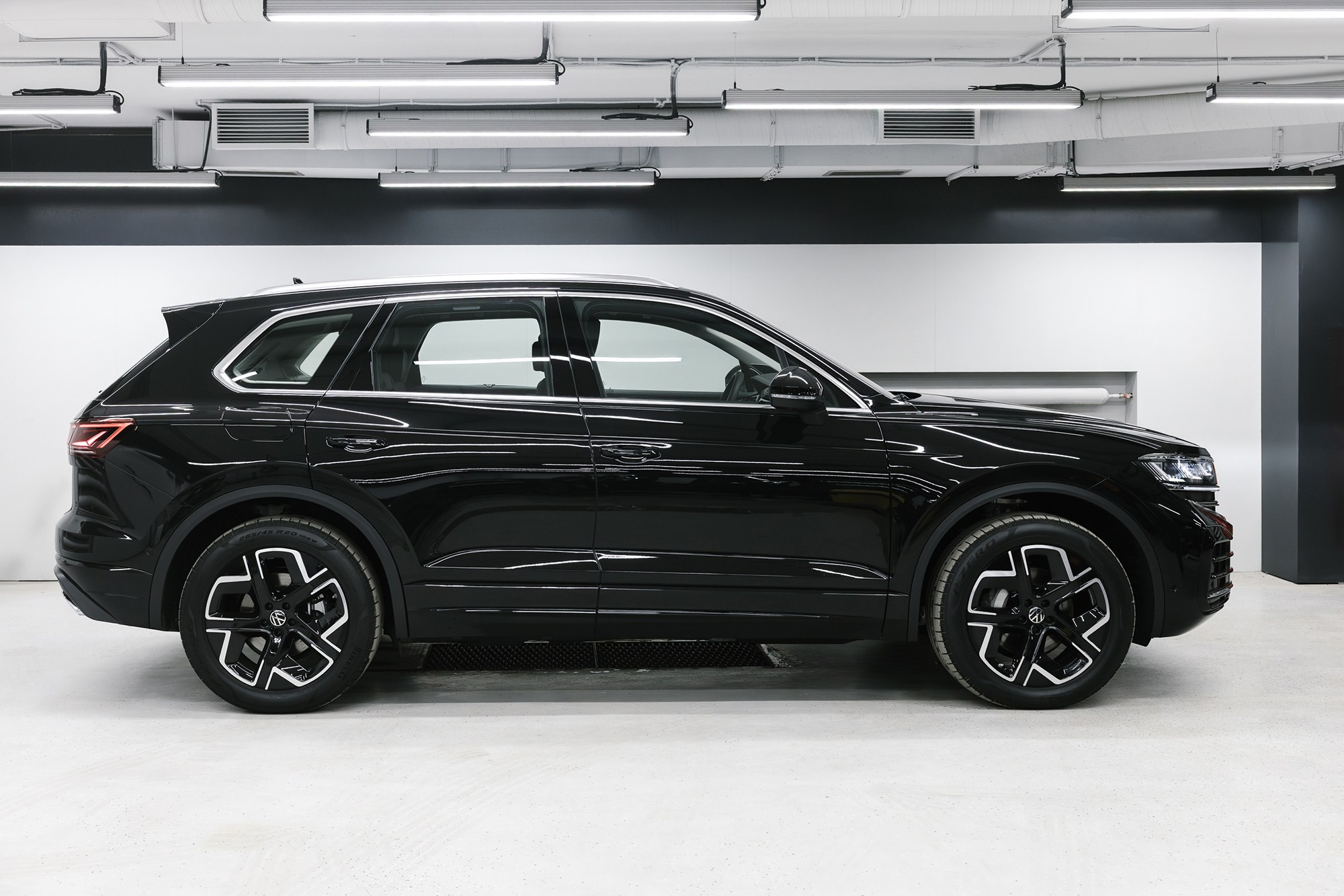 Volkswagen Touareg R-Line 3.0 TDI AT (286 л. с.) 2025. Автосалон «Х-Авто»