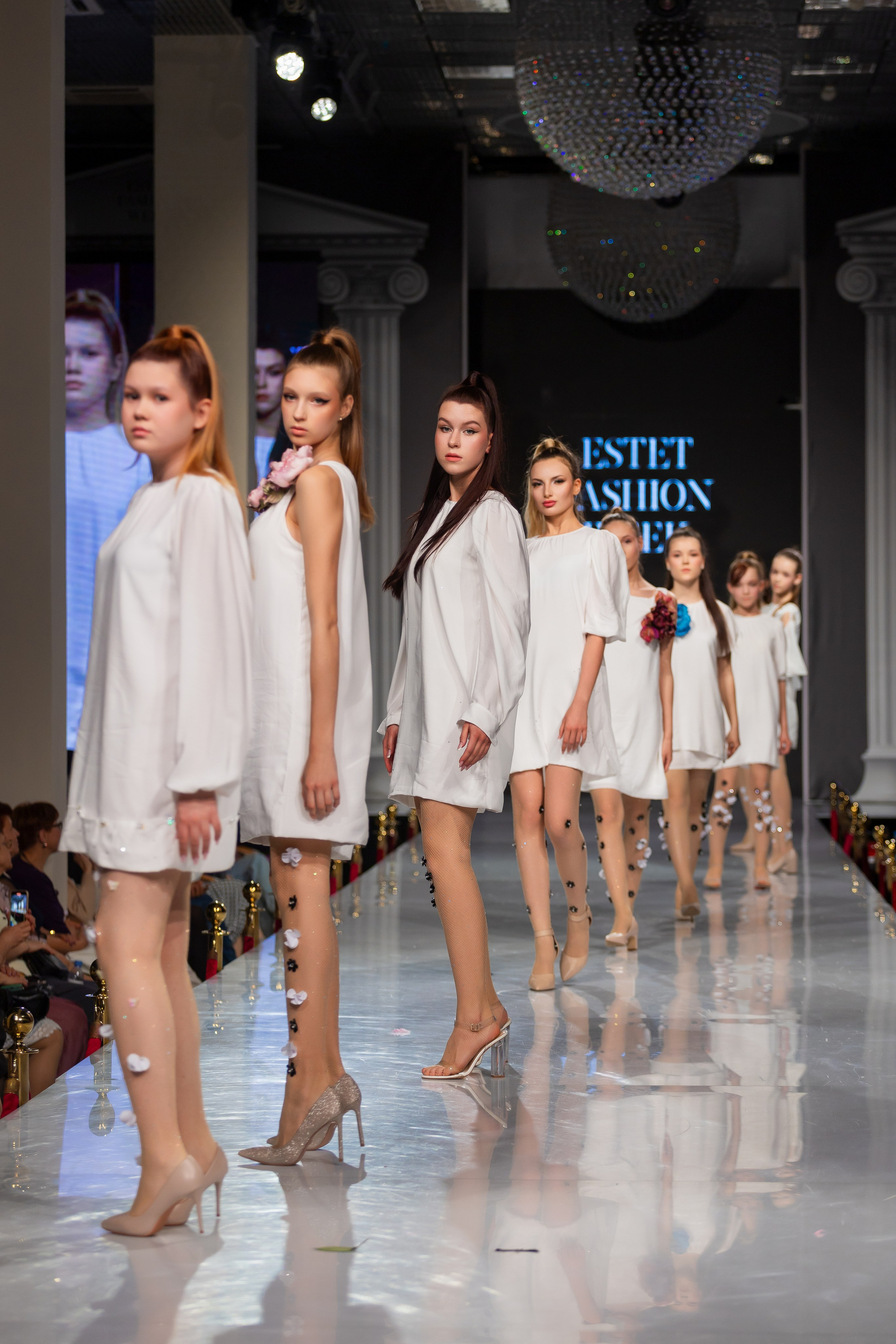 Estet Fashion Week. Photomantis