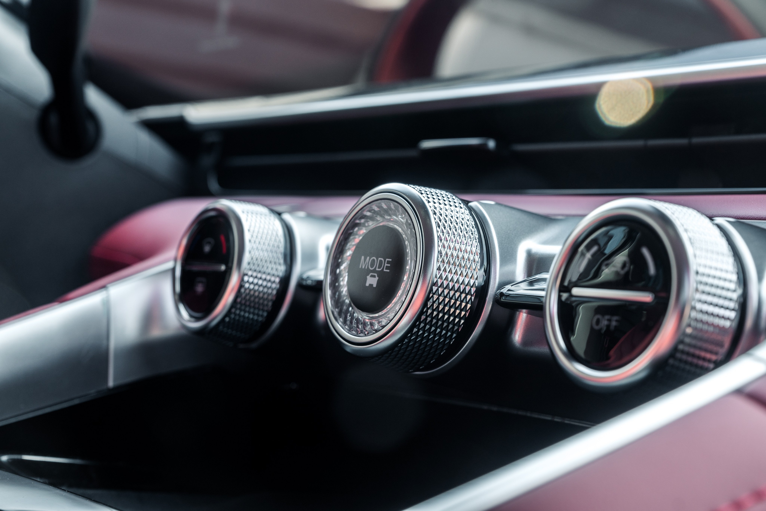 Фотосъемка китайского автомобиля за городом. Жуков Илья  свадебный фотограф в Москве