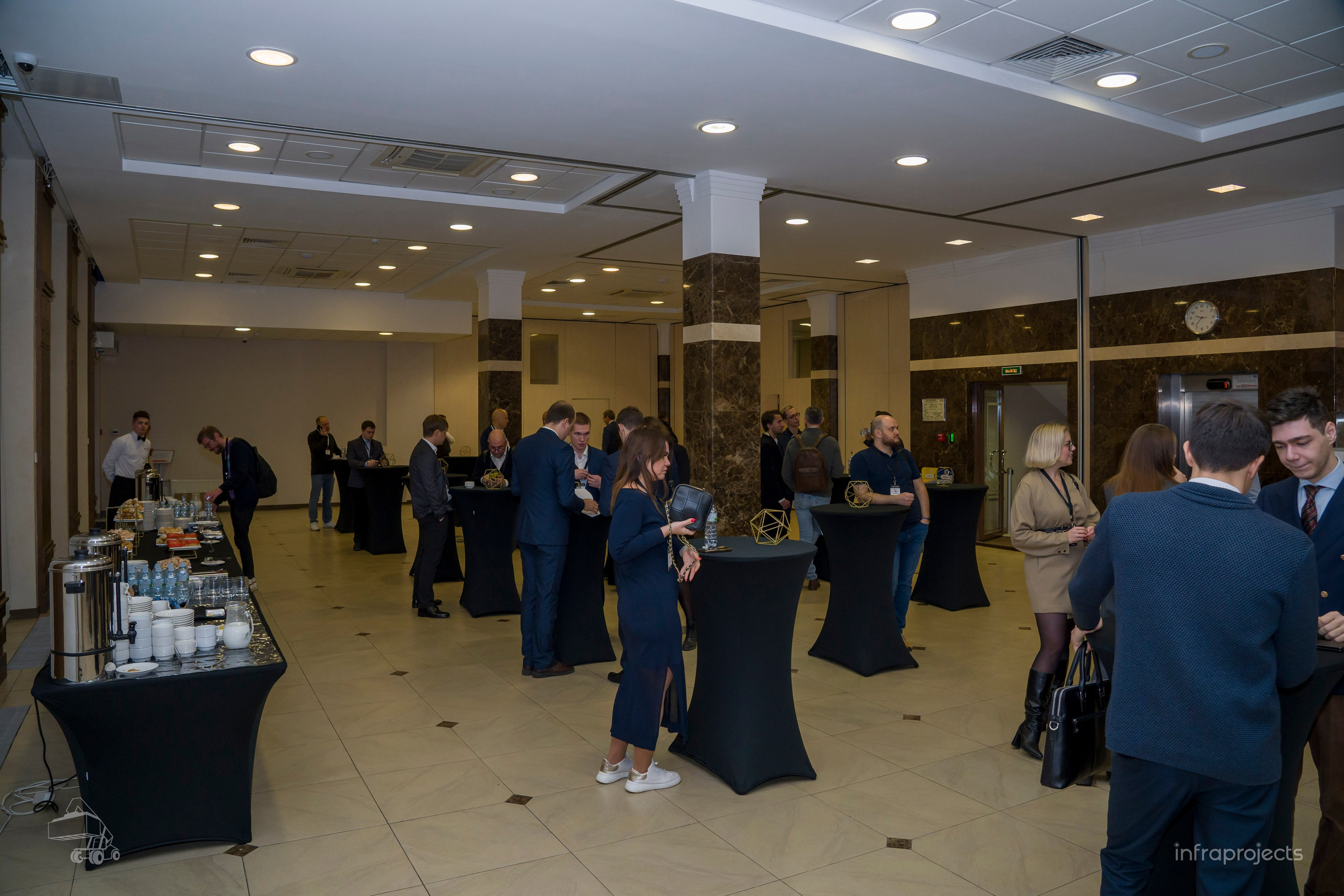 За контейнерами репортаж. Фотограф в Санкт-Петербурге. Репортажная и все съёмки для бизнеса