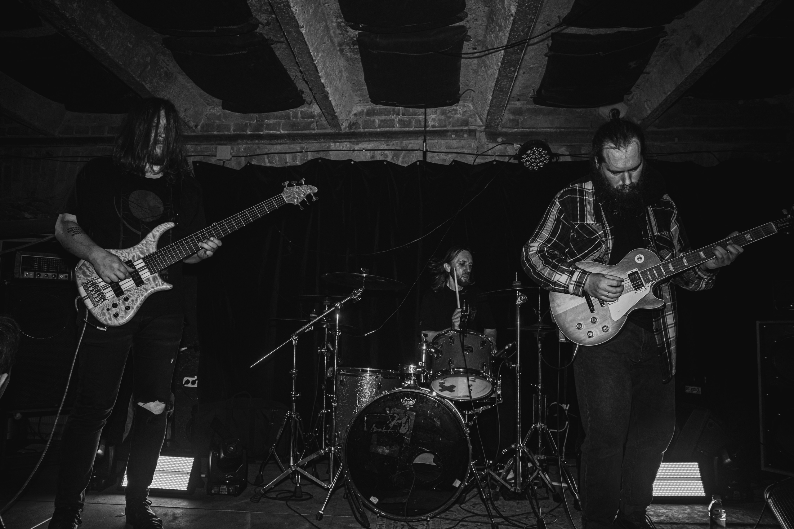 Laugar & Шумы Штормовых Широт & Пожары На Дальнем Севере 11.10.2025. Репортажный фотограф в Москве Legiodot