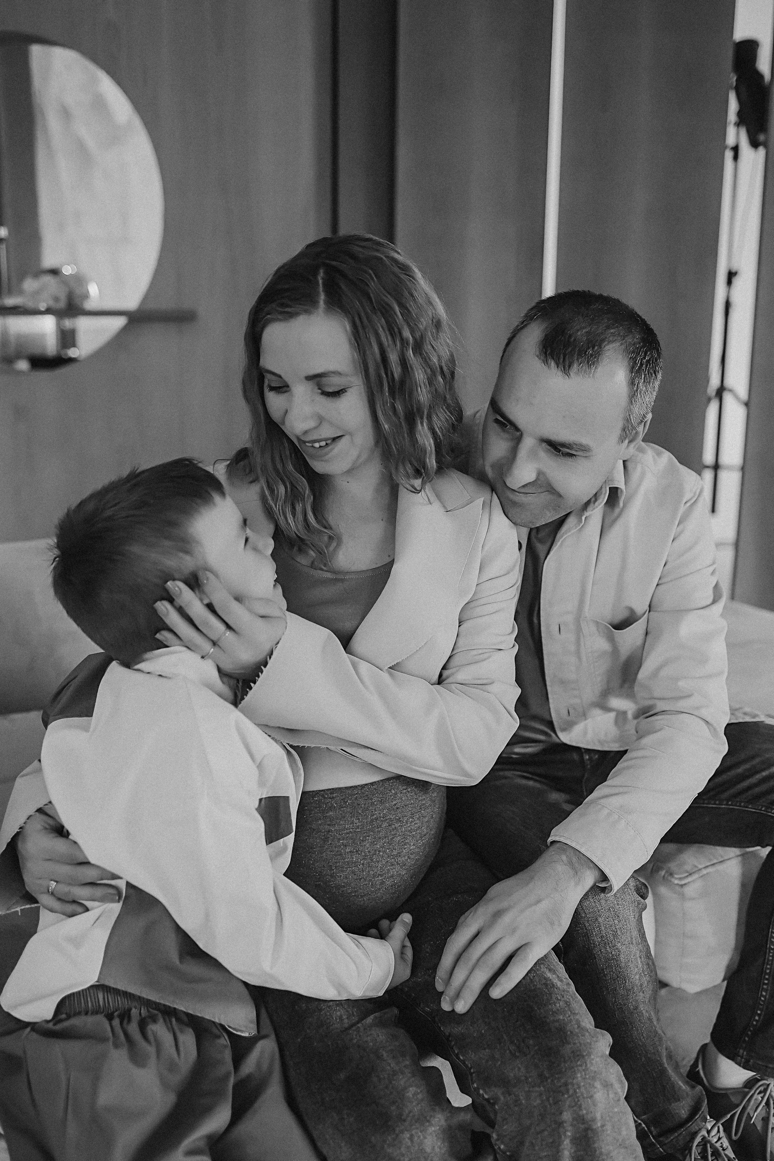 Фататум циклорама и зал. Семейный фотограф Тюмень, фотограф на роды Салмина Мария