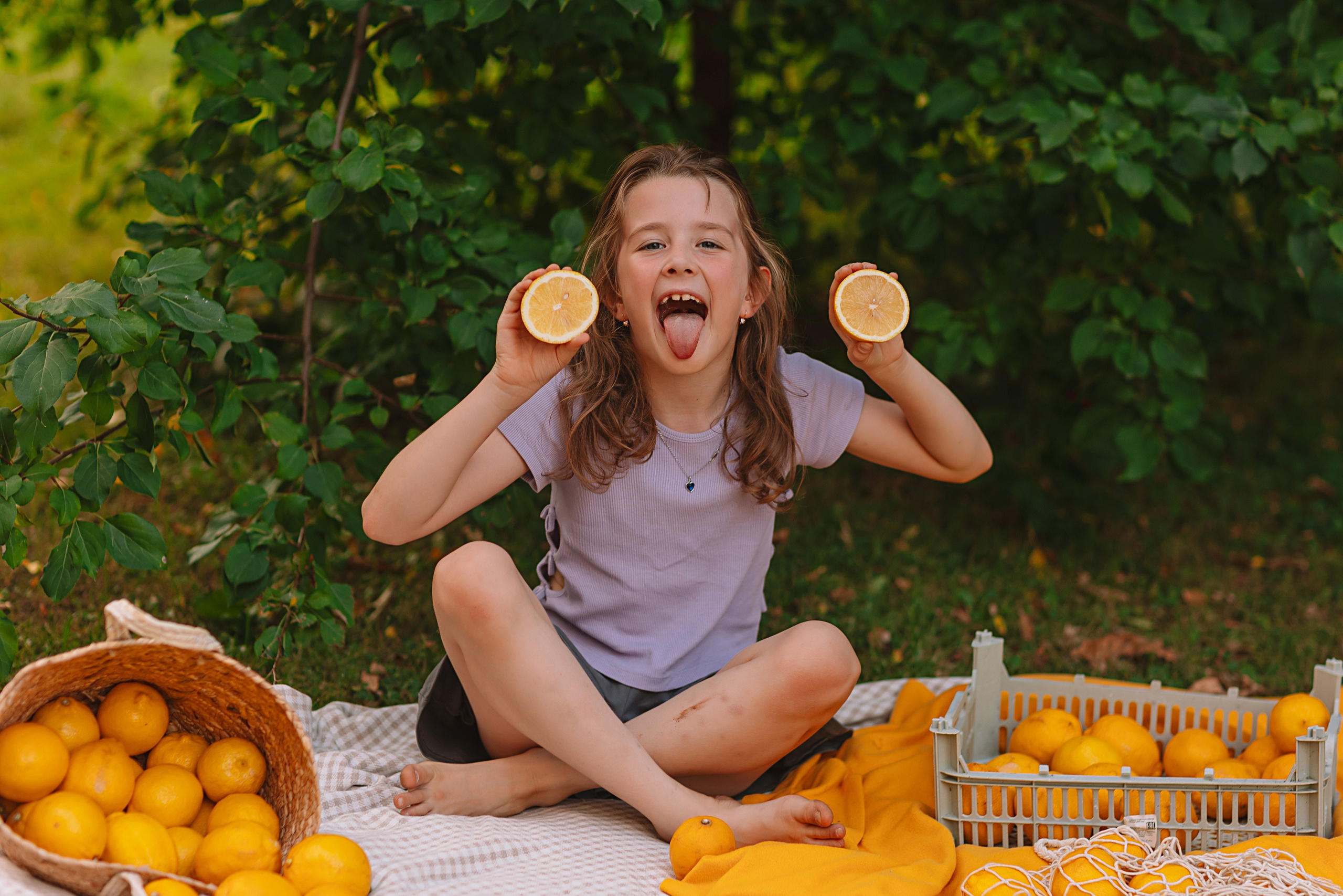 Лимоны. Семейный фотограф Тюмень, фотограф на роды Салмина Мария