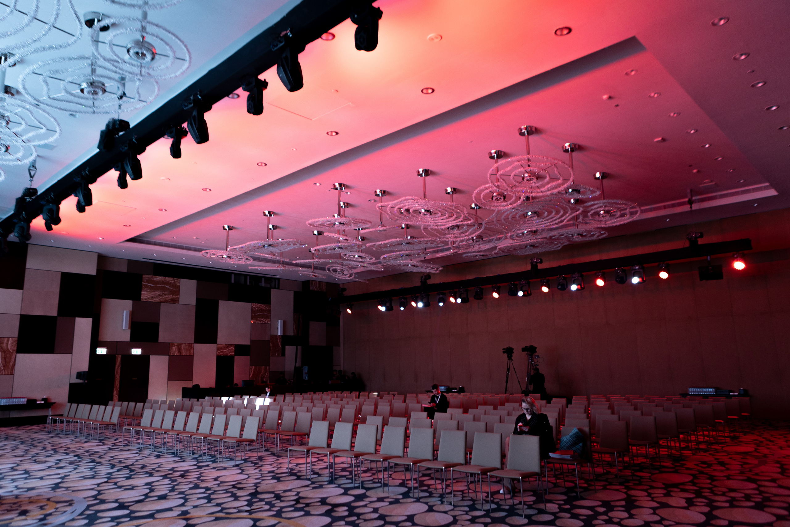 Abu-Dhabi | NA VOLNE Backstage. Фотограф Юлия Назарова