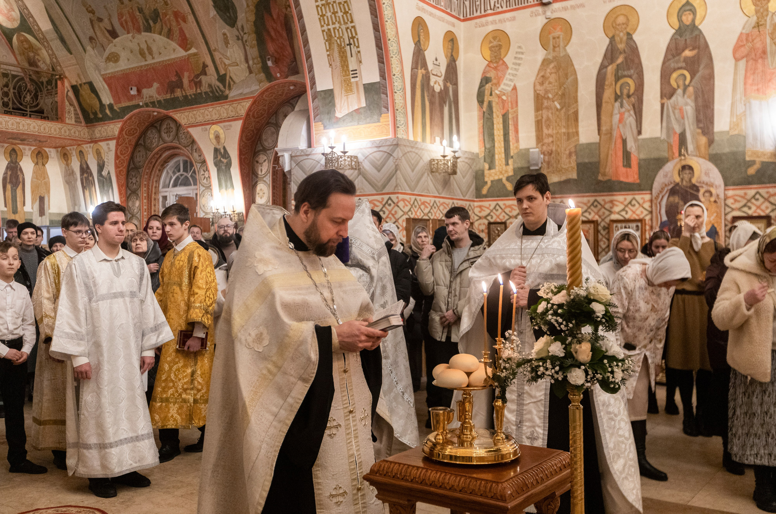 Рождество в храме Св. Вмч. Димитрия Солунского. Интерьерный фотограф в Москве Роман Потапов