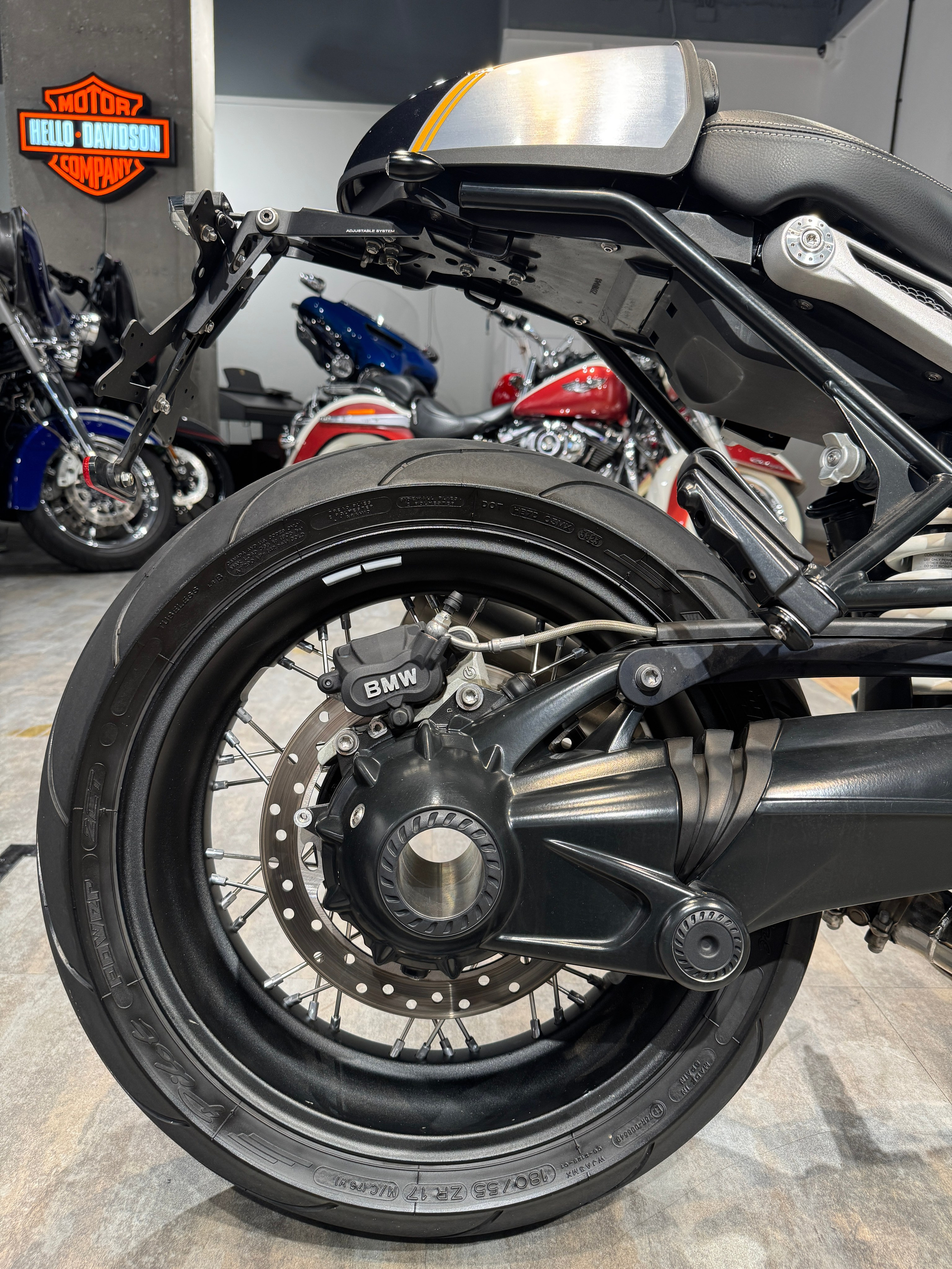 Мотоциклы Harley-Davidson BMW R Nine T (Option 719) — купить мотоцикл. Hello Davidson, Москва. Только хорошие мотоциклы…