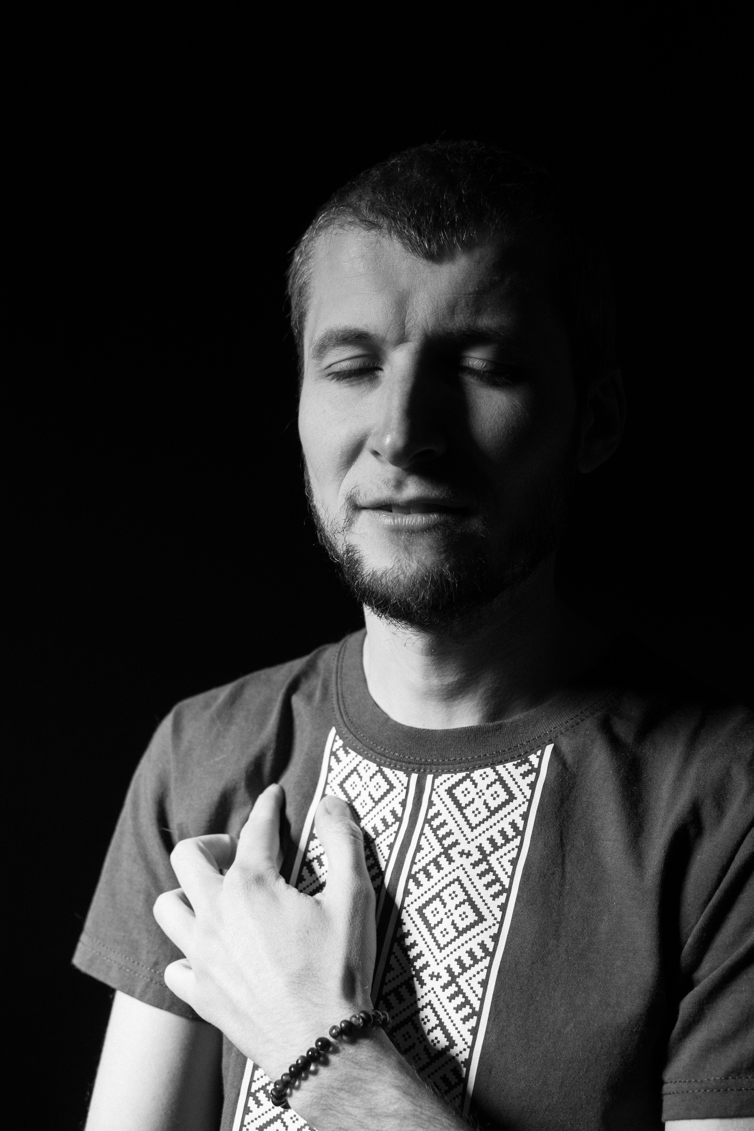 Анатоль. Мужской портрет, женский портрет, смелые образы (Минск, Беларусь)