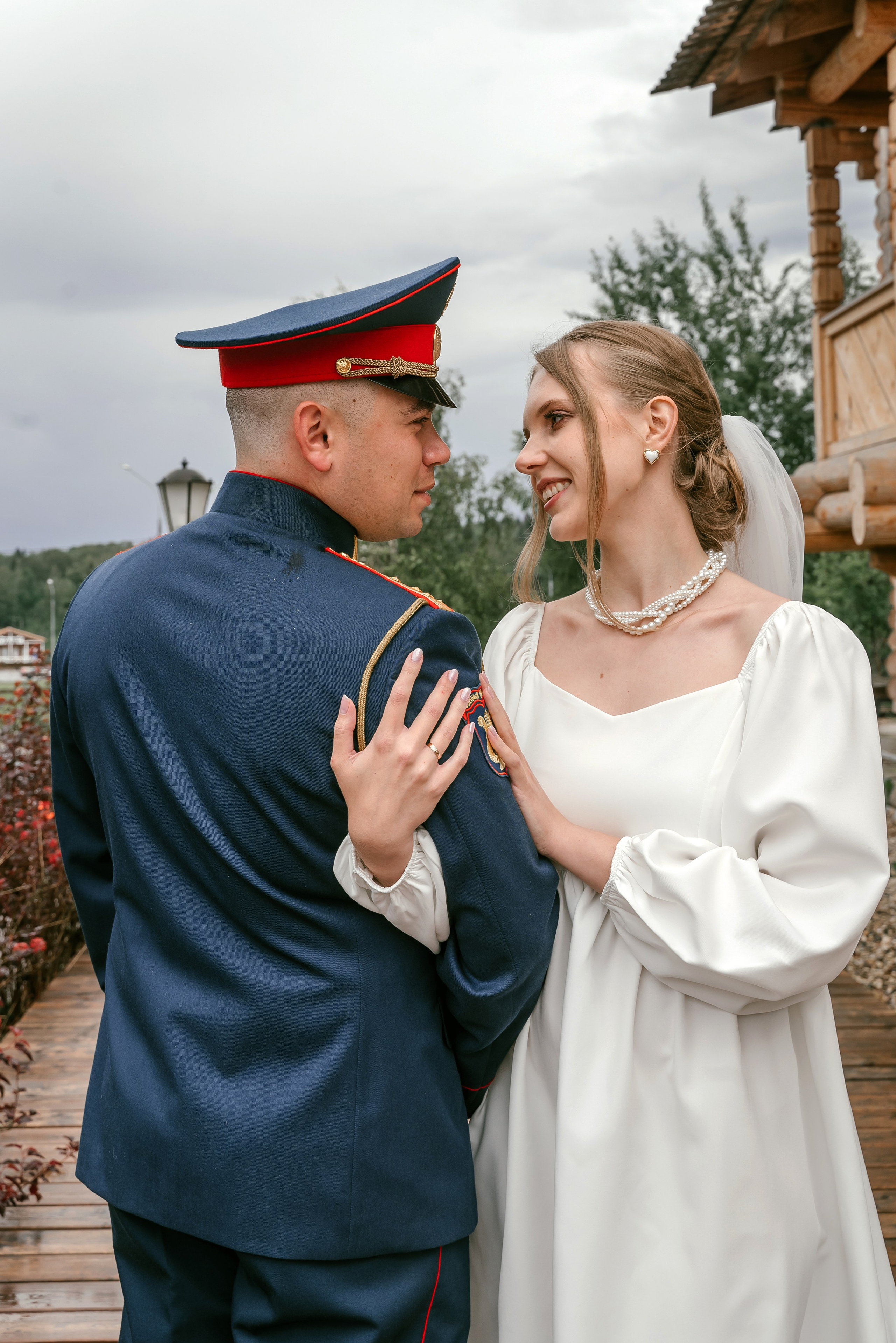 Жених в военной форме. Романтично. Свадебный фотограф в Сергиевом Посаде недорого Ольга Гузанова