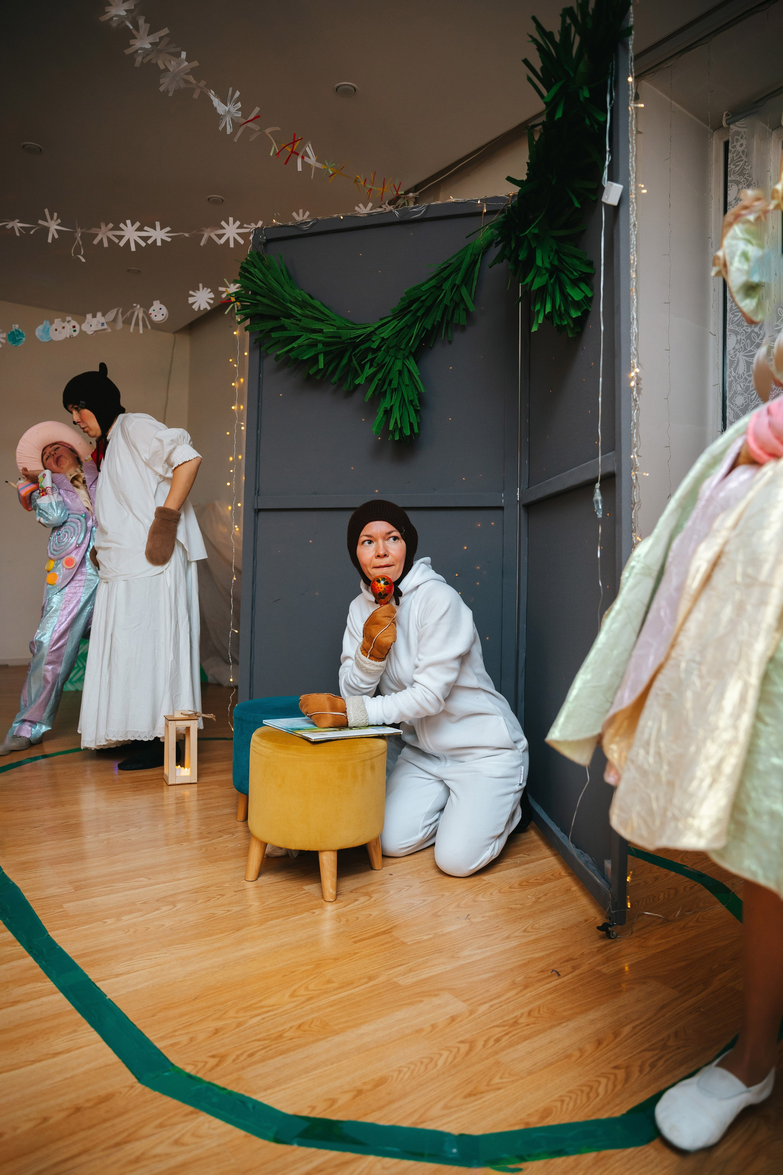 Новогодний утренник в Монтессори-садике. Семейный lifestyle фотограф в Санкт-Петербурге Людмила Пахомова