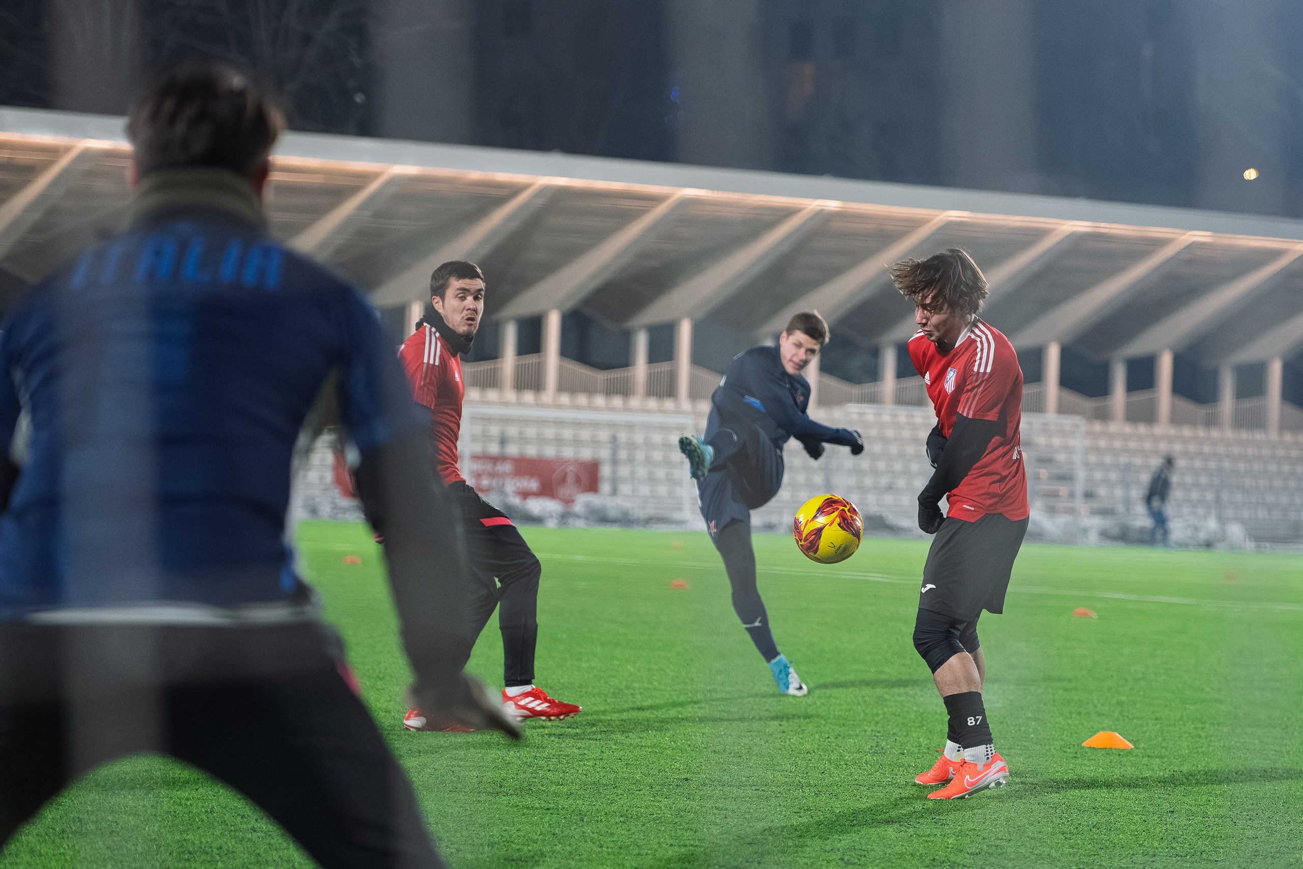 Атлетико — Цервена Звезда — Чемпионат ЛФЛ ЮВАО. Спортивная фотосъемка в Москве и Московской области — Спорт в Москве