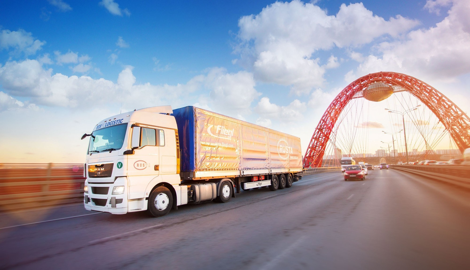 Съемка для транспортной компании | Привлеките клиентов яркими и эффектными рекламными кадрами