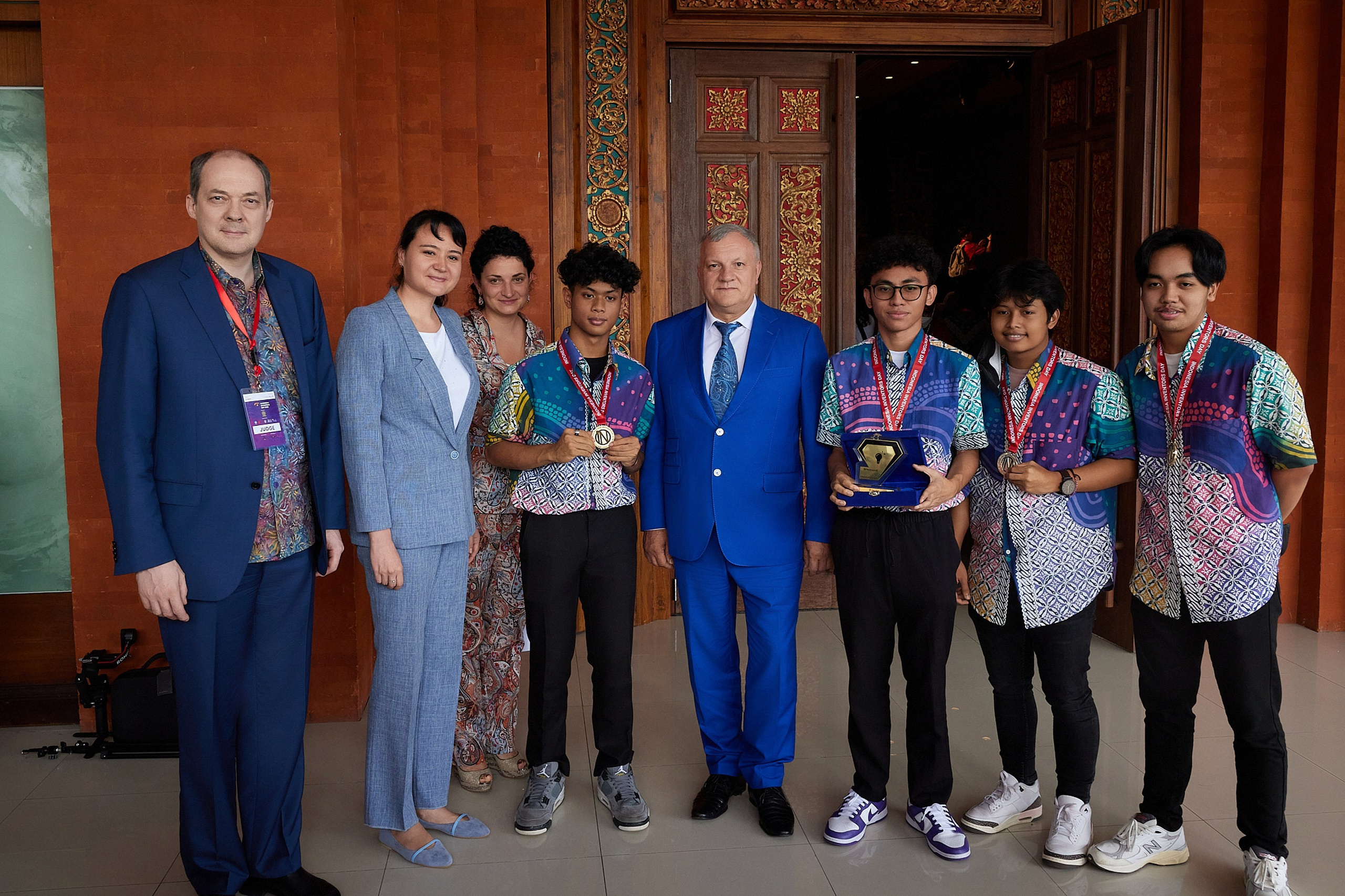 Фотосъемка корпоративных праздников и тимбилдингов | Атмосферные снимки вашего события