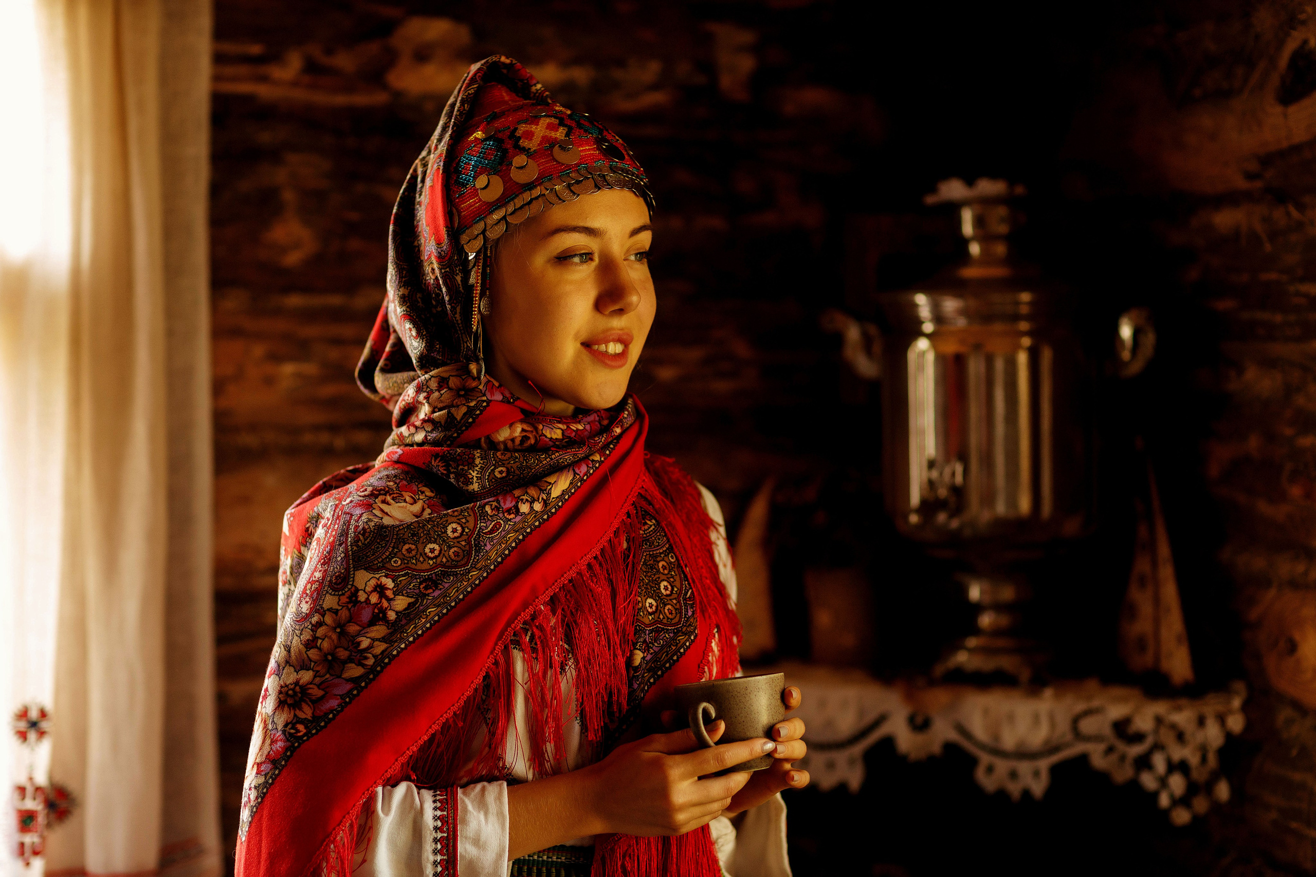 Фотосессия с Аней в этнокомплексе Ясна. Портретный и репортажный фотограф в Чебоксарах Андриян Чаркин