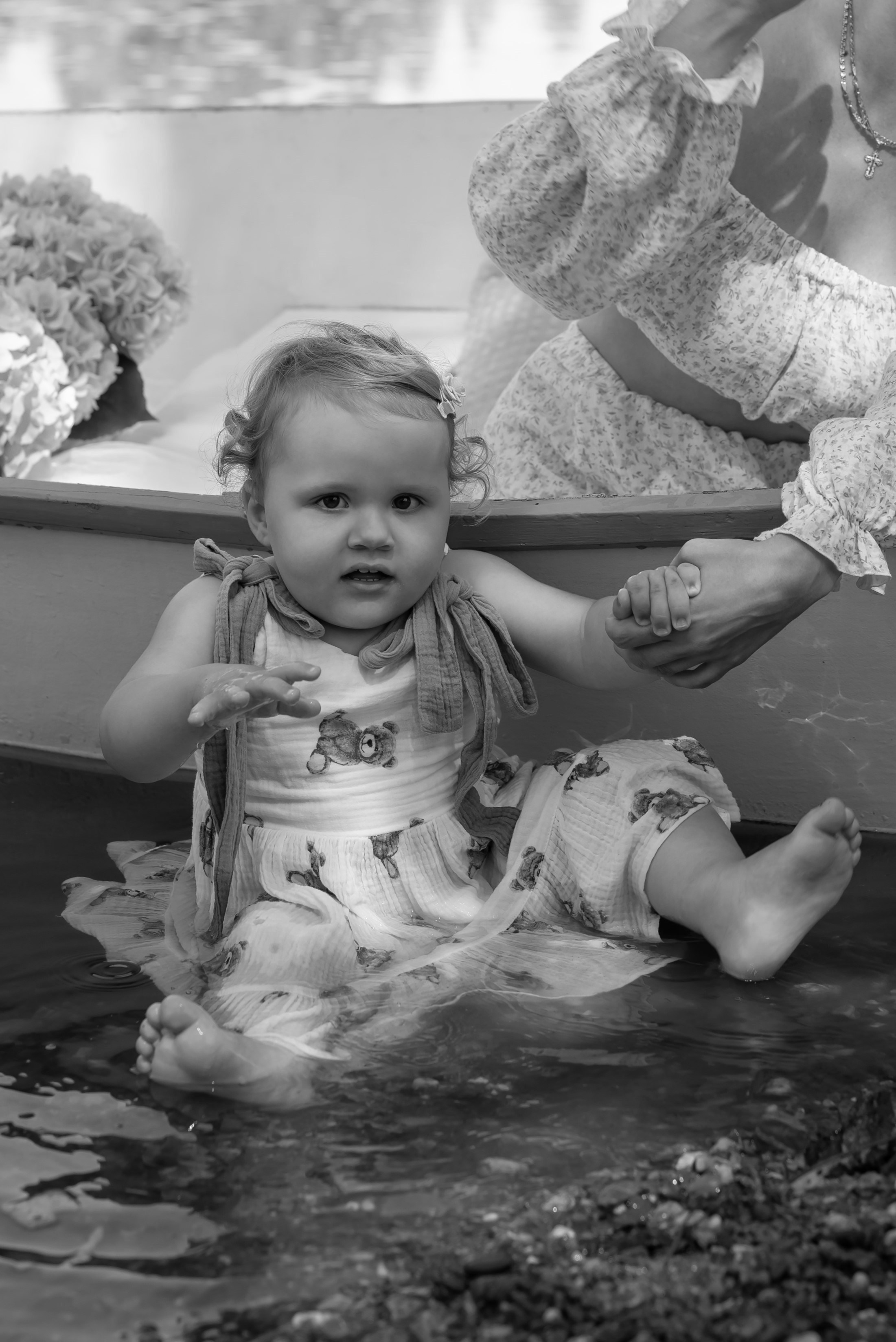 Фотопроект на лодке с голубыми гортензиями. Фотограф в городе Салават