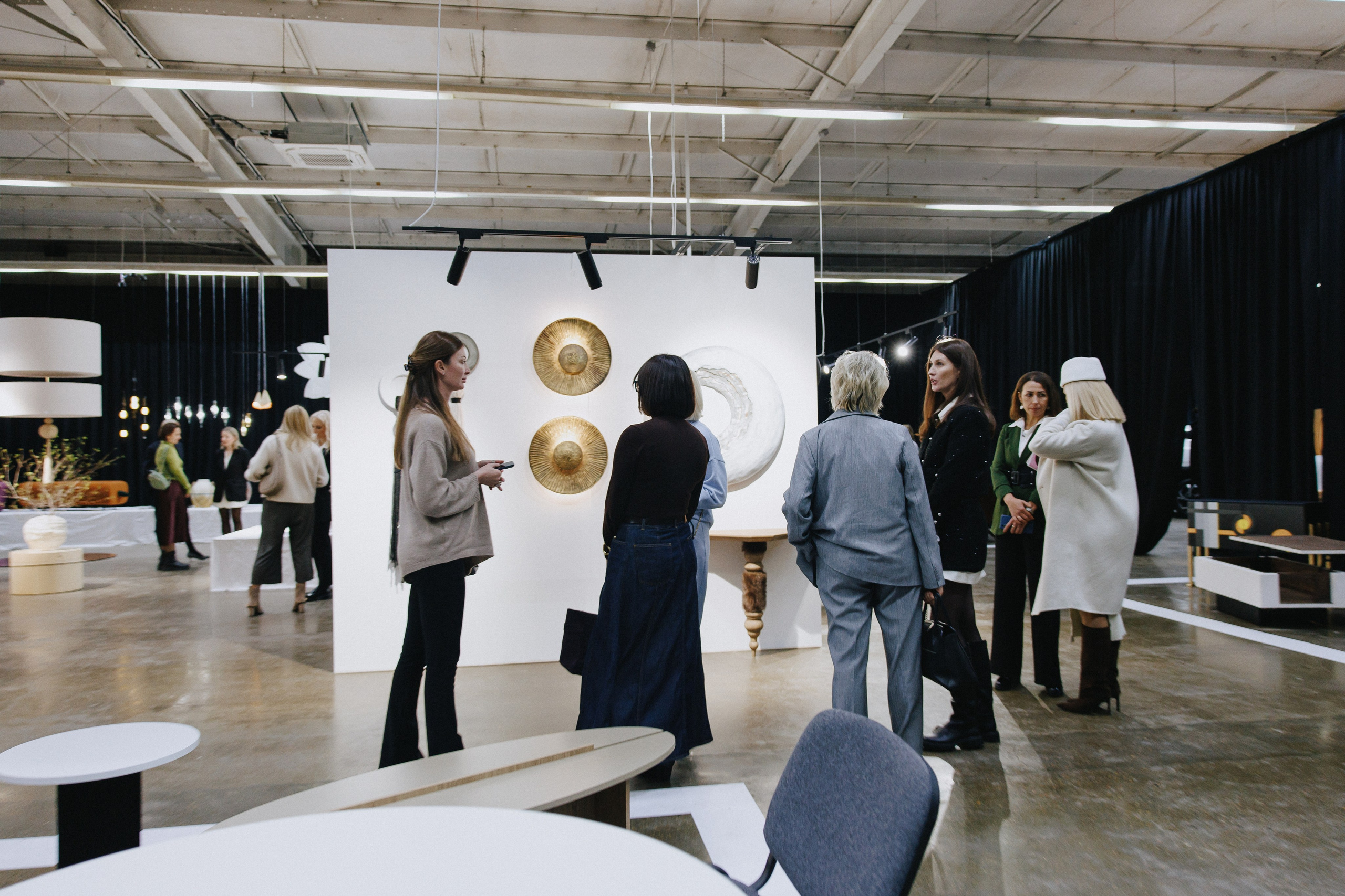 Выставка СТО ВЕЩЕЙ В ИНТЕРЬЕРЕ. Фотограф Иркутск Антипин Сергей