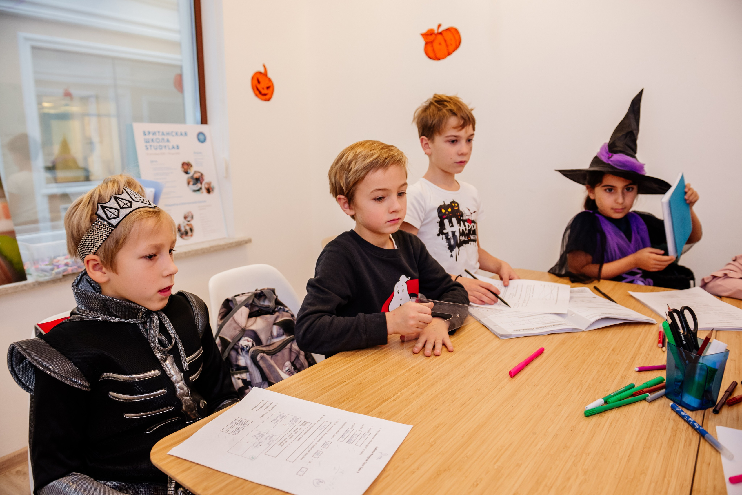 Английская школа. Study Lab. Фотограф LANA STIL. Семейный, репортажный фотограф, студия. Женский, мужской портрет. Фотографирую территориально в г. Королев, Москва, МО