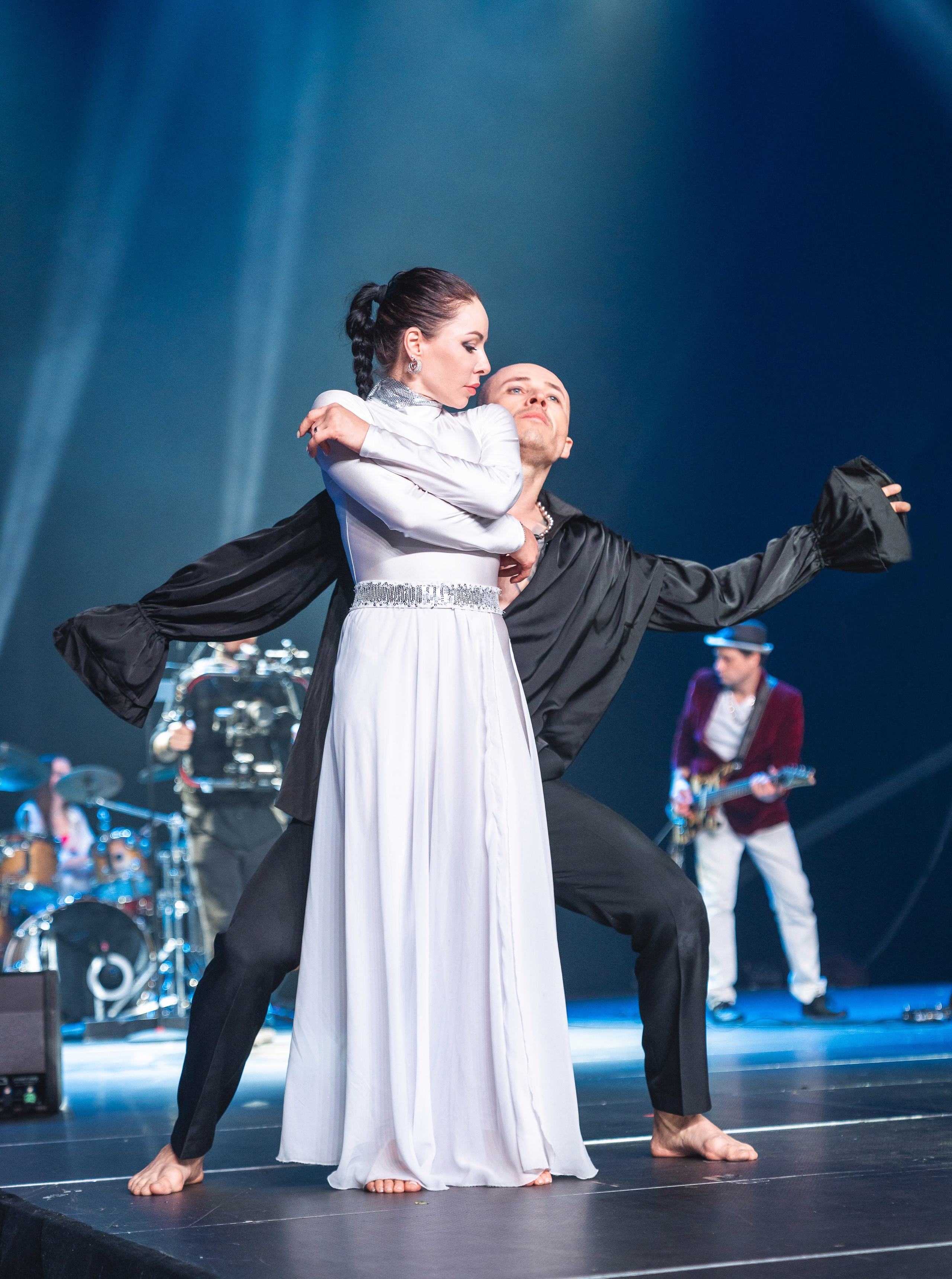 Танцевальная пара исполняет номер на сцене КСК Арена. Сольный концерт Светланы Разиной и корпоративный праздник Ленремонт. Фото Евгения Мальцева.