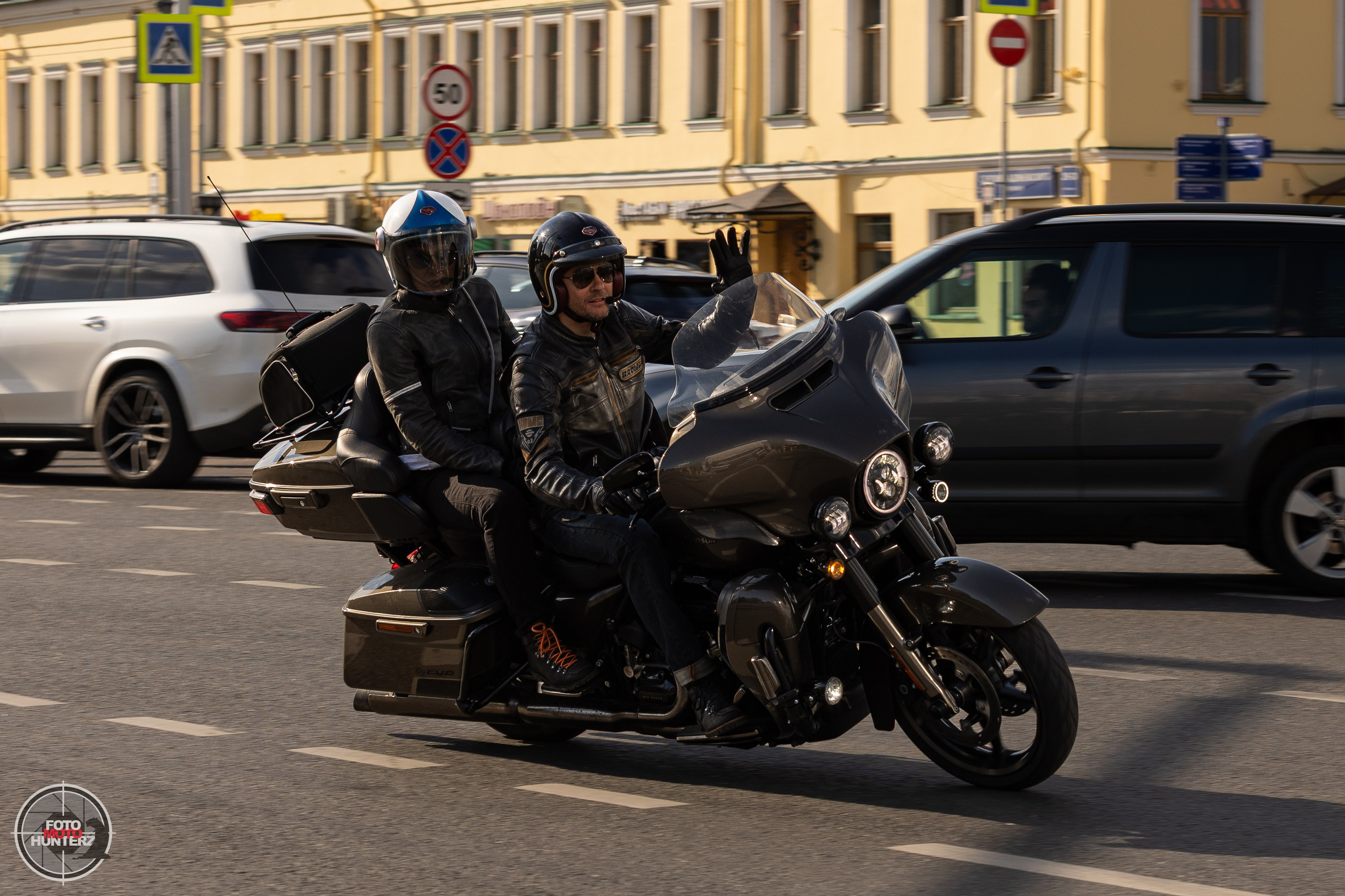 Мотоциклы на улицах города. Фотограф Ольга Гирусова «Пантерочка» Москва