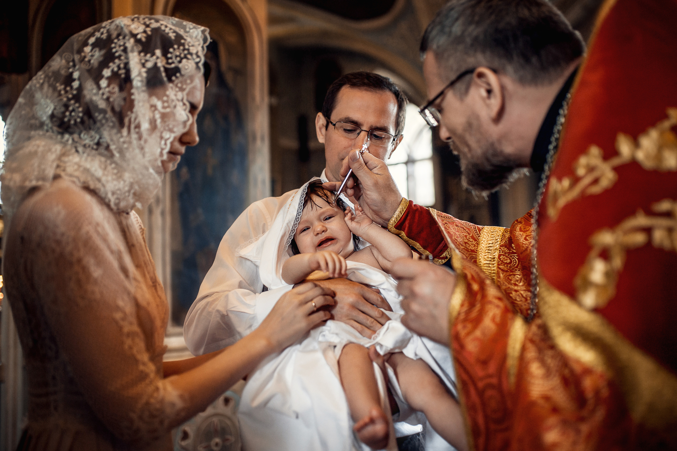 Крещение Анны. Храм Владимирской Иконы Божией Матери в с. Быково. Фотограф на Крещение в Москве Ткач Елена