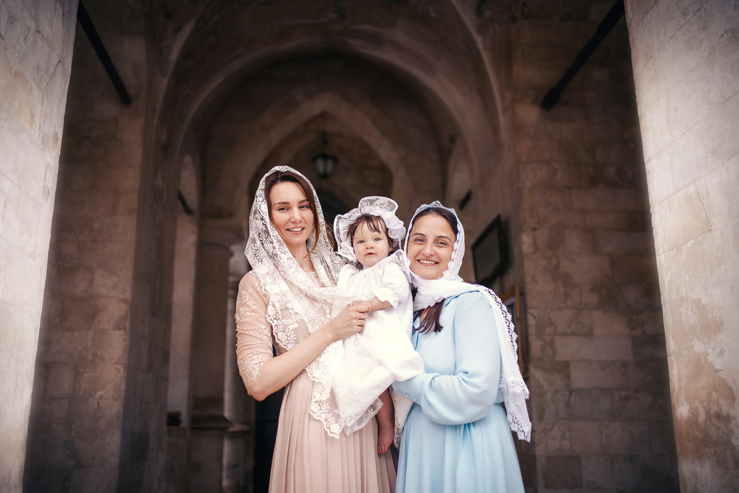 Крещение Анны. Храм Владимирской Иконы Божией Матери в с. Быково. Фотограф на Крещение в Москве Ткач Елена