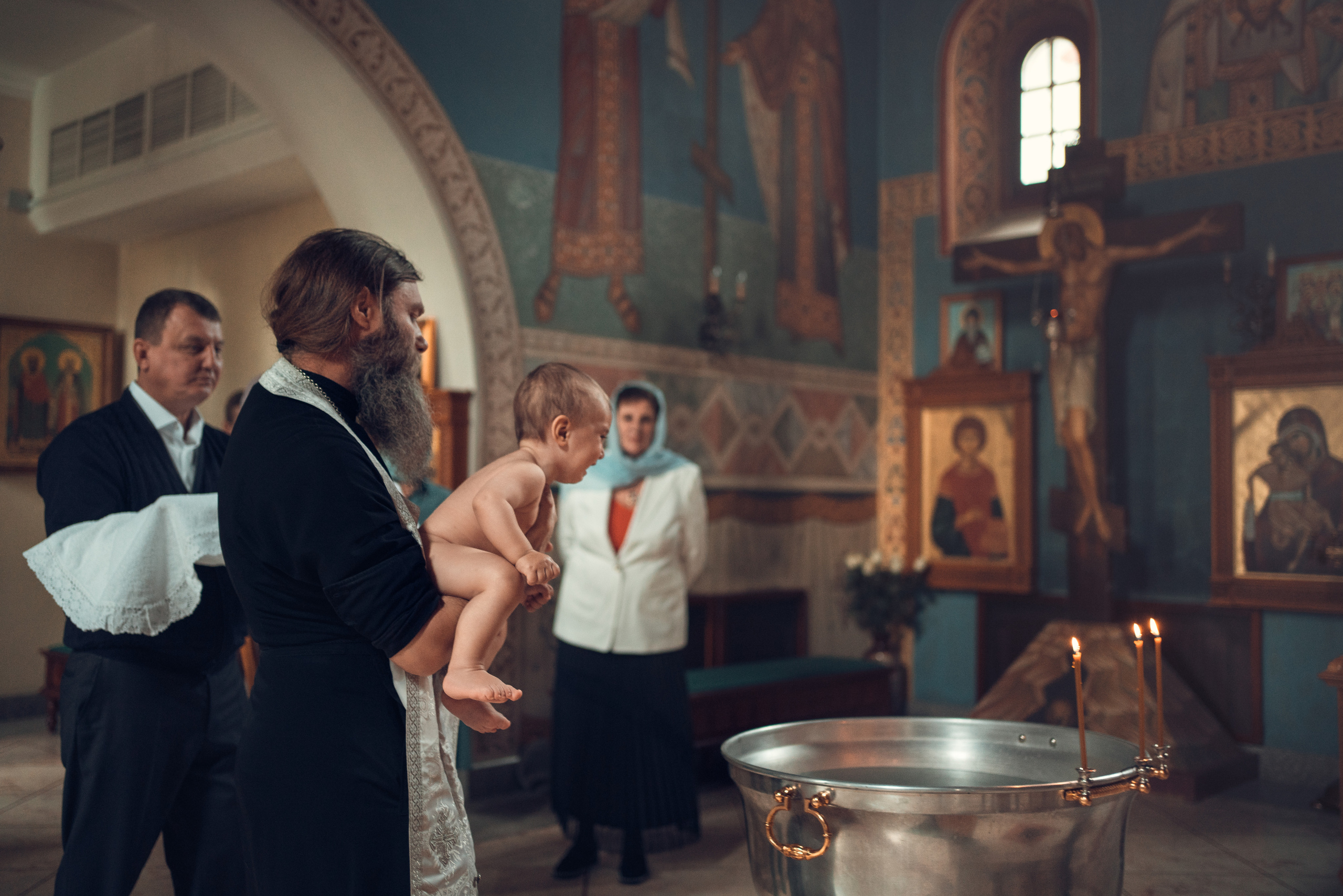 Крещение Даниила. Храм Иоанна Предтечи в Горках-8. Фотограф на Крещение в Москве Ткач Елена