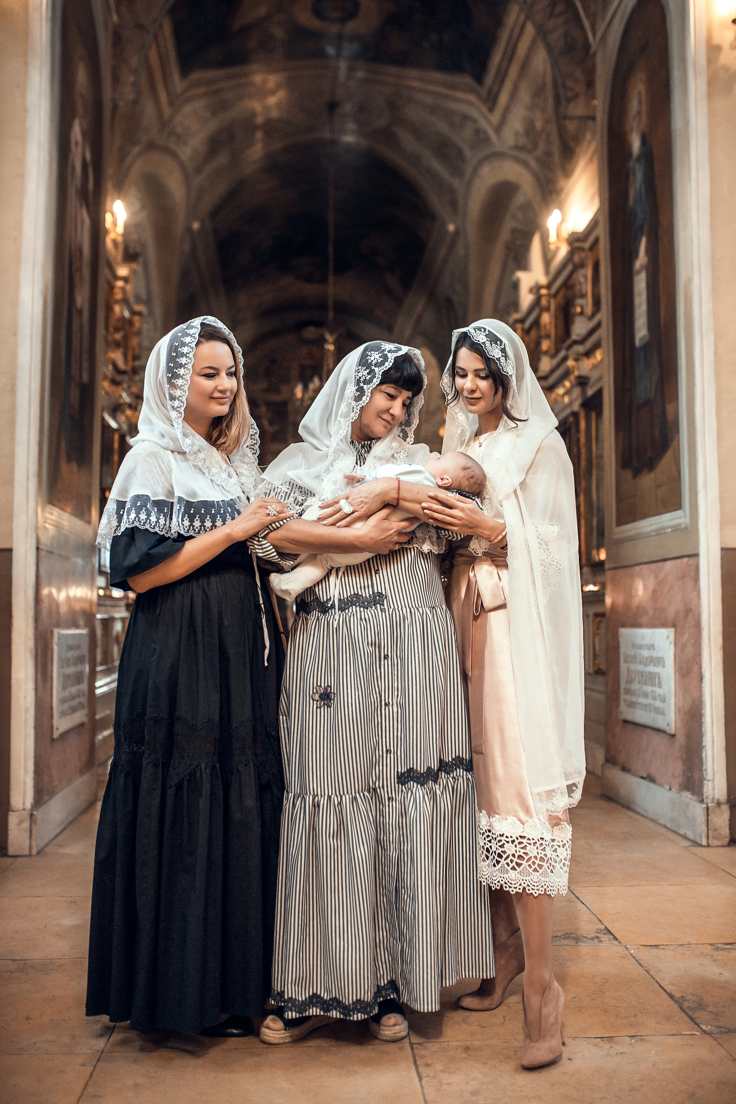 Крещение Кирилла. Храм Ильи Пророка на Ильинке. Фотограф на Крещение в Москве Ткач Елена