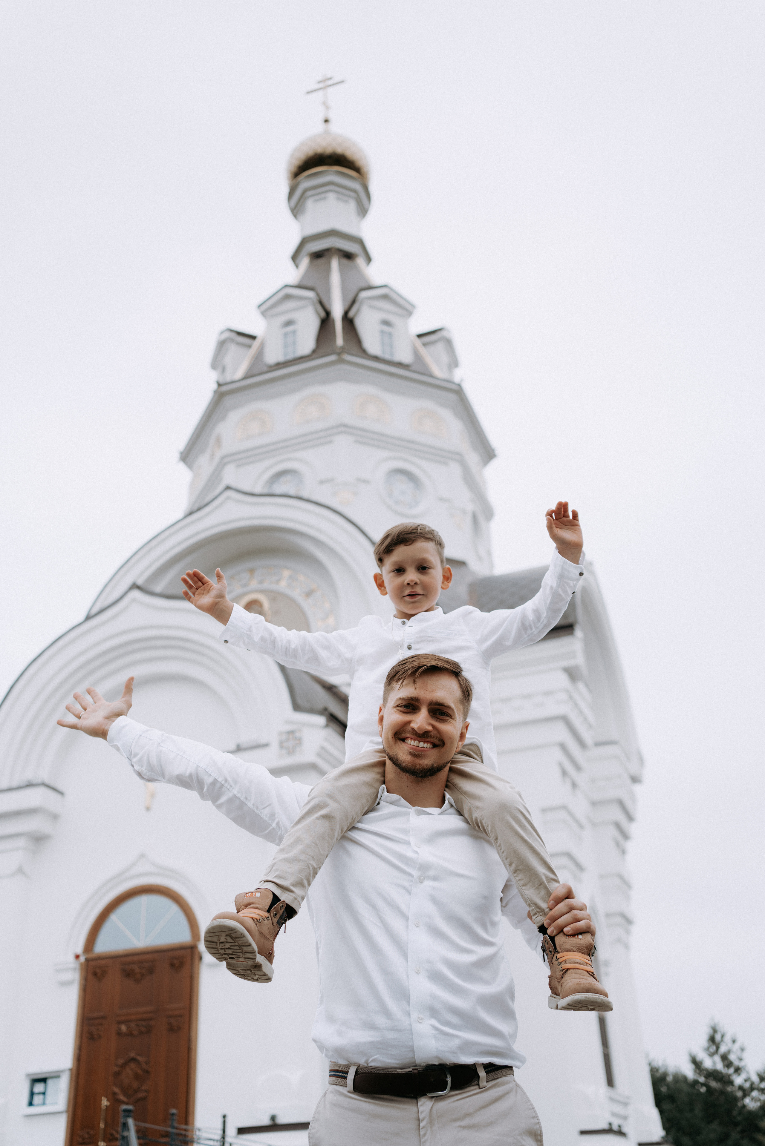 Крещение Александра. Храм Андрея Первозванного в с. Рождествено. Фотограф на Крещение в Москве Ткач Елена