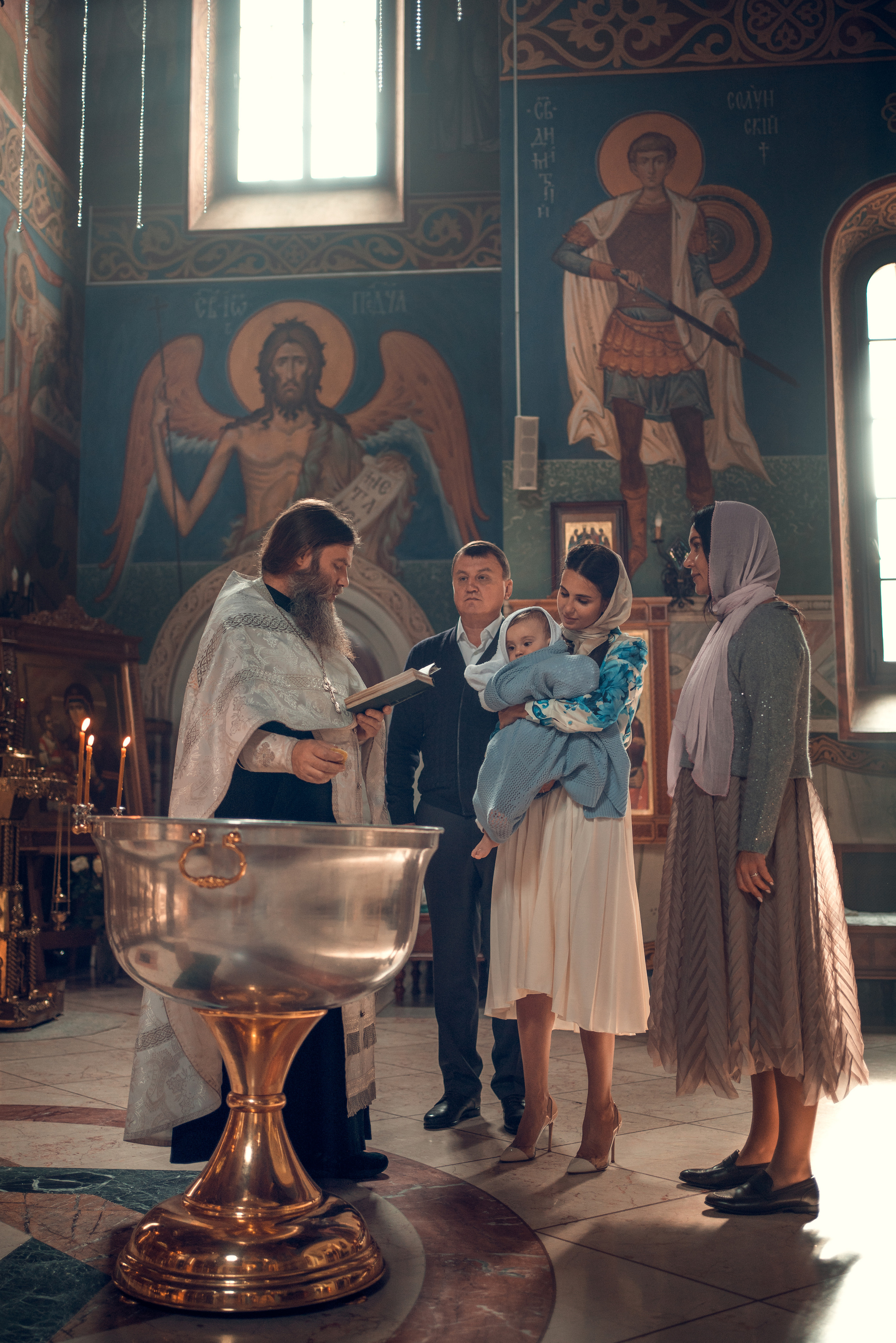 Крещение Даниила. Храм Иоанна Предтечи в Горках-8. Фотограф на Крещение в Москве Ткач Елена