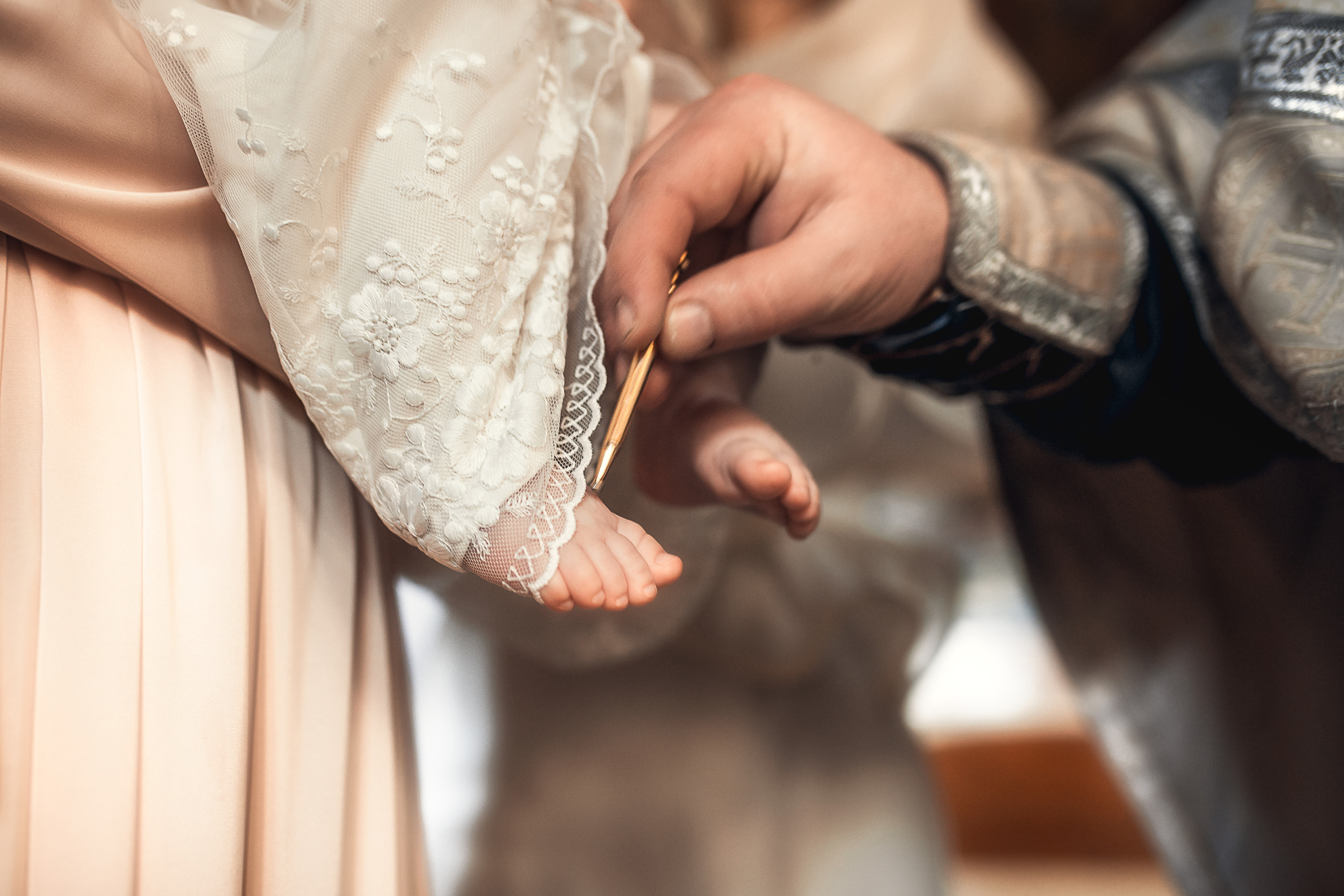 Крещение Мелании. Храм Петра и Павла на Яузе. Фотограф на Крещение в Москве Ткач Елена