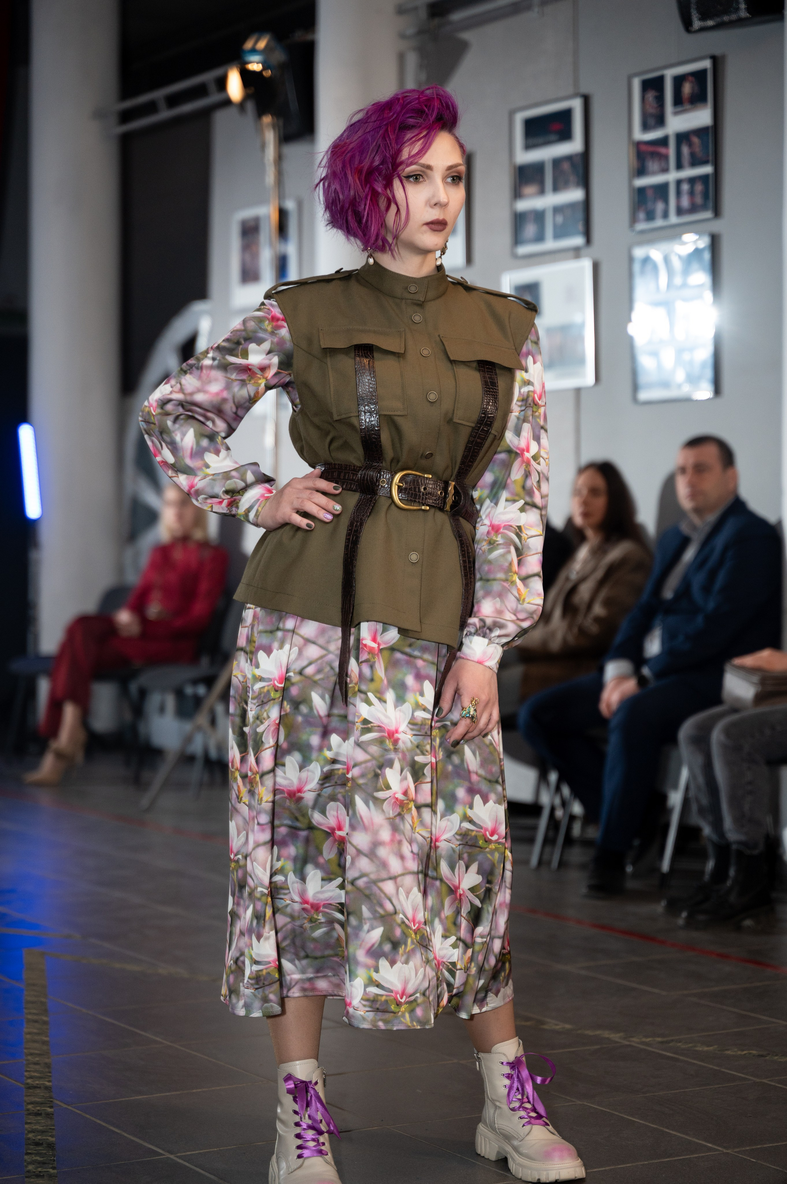 Закрытый показ милитари «Своя трансформация» дизайнера Юлии Бойченко | 24.04.2025. Фотограф в Омске Елизавета Кириллова