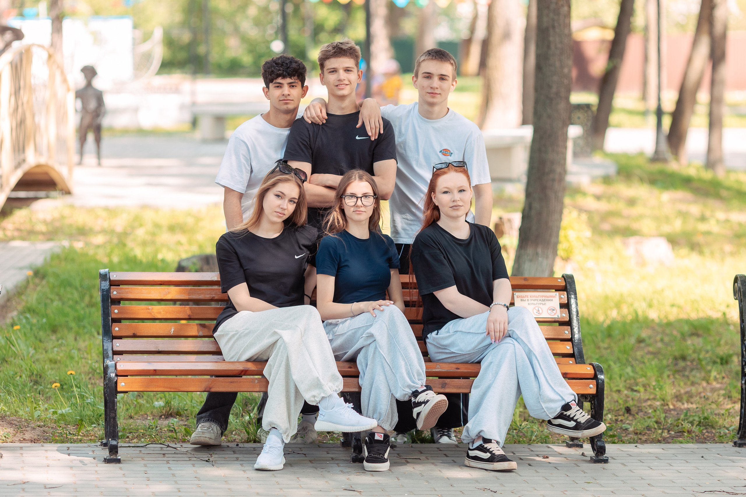 Позирование группы. Выпускные альбомы для детского сада и школы