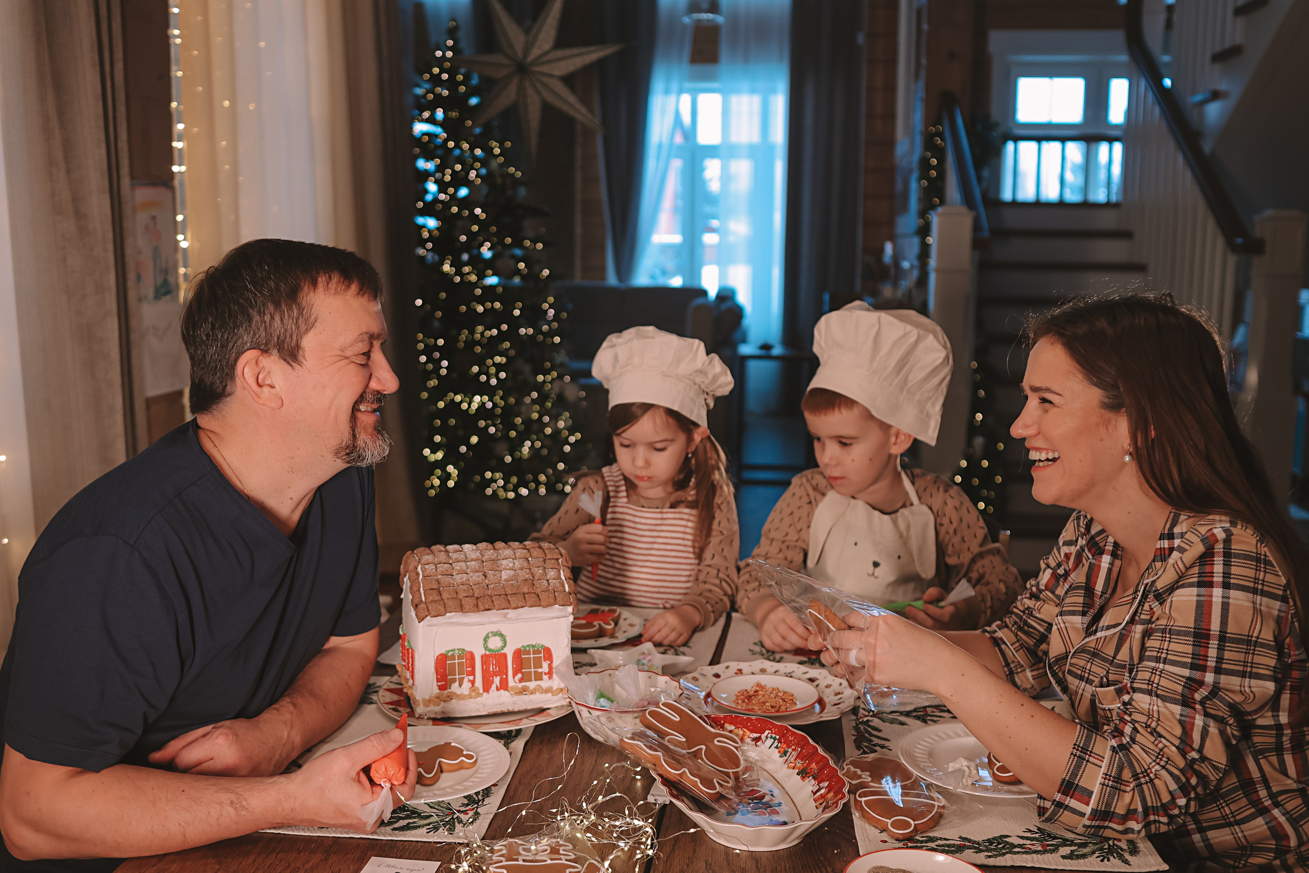 Новогодние традиции. Семейный фотограф Тюмень, фотограф на роды Салмина Мария
