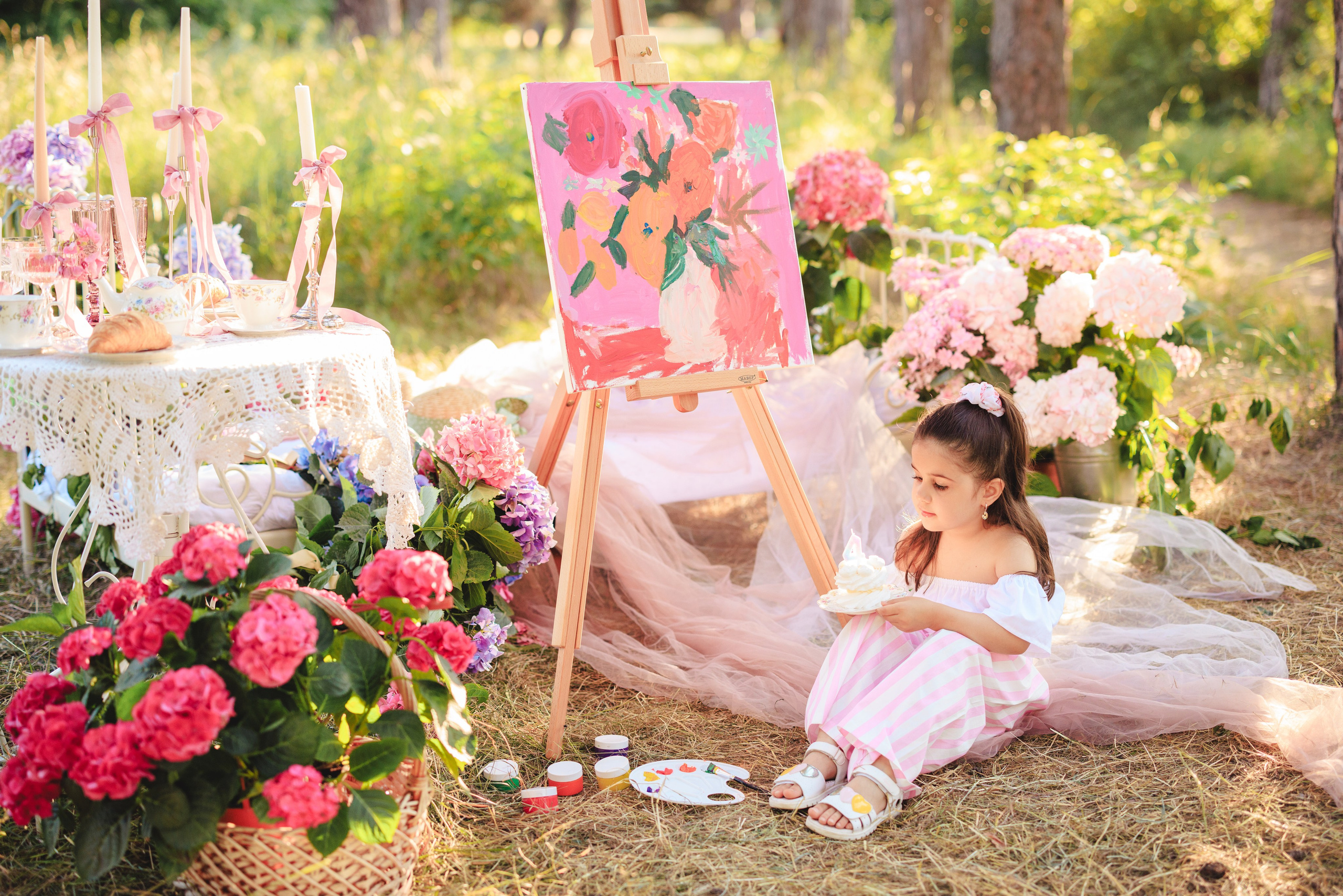 Цветочная кровать с кроликами. Семейный и детский фотограф в Краснодаре Анна Трашкова