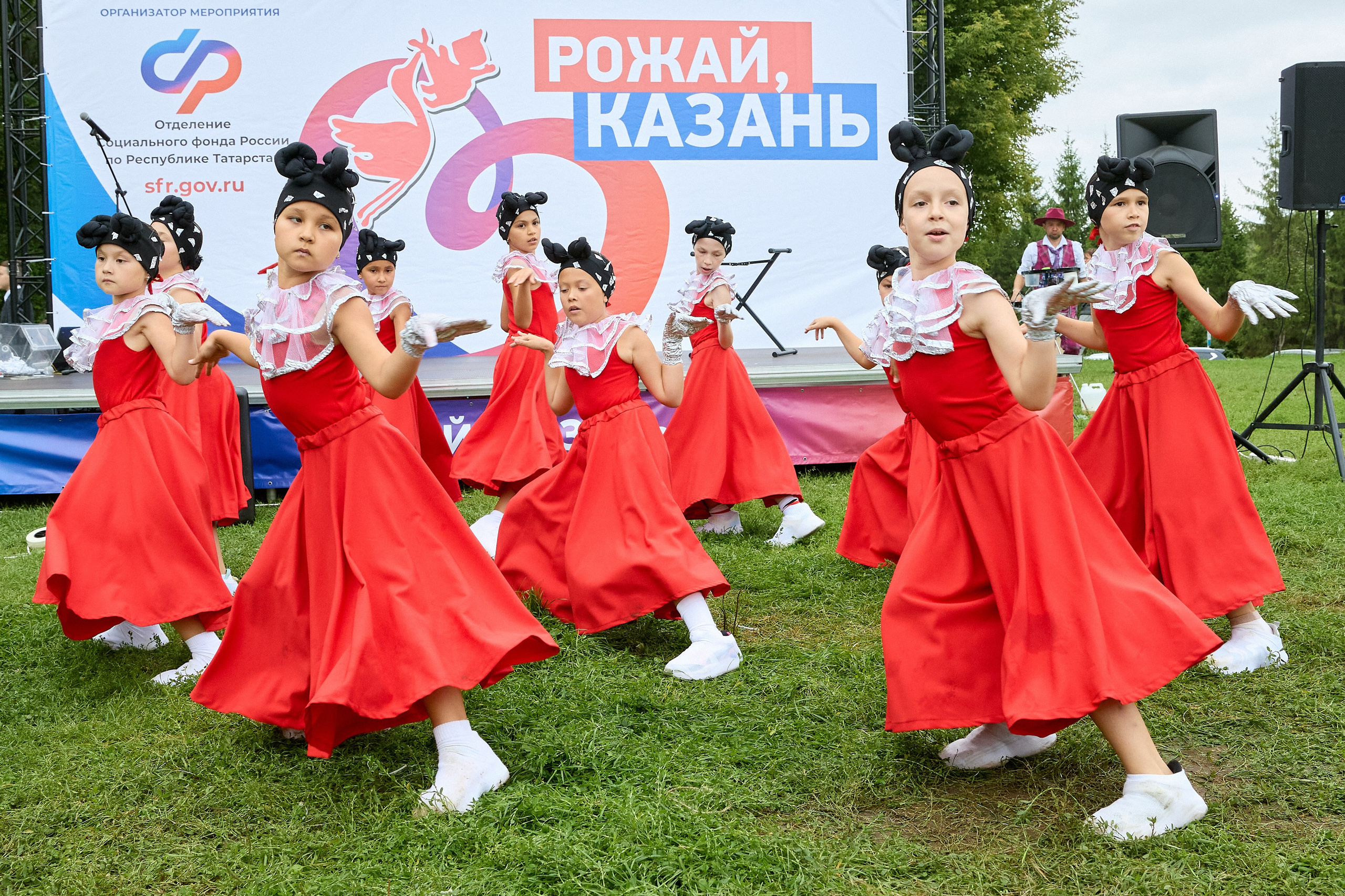 Рожай, Казань!. Мое имя Раиль. Я репортажный фотограф в Казани, так же мой любимый жанр — свадебный фотограф