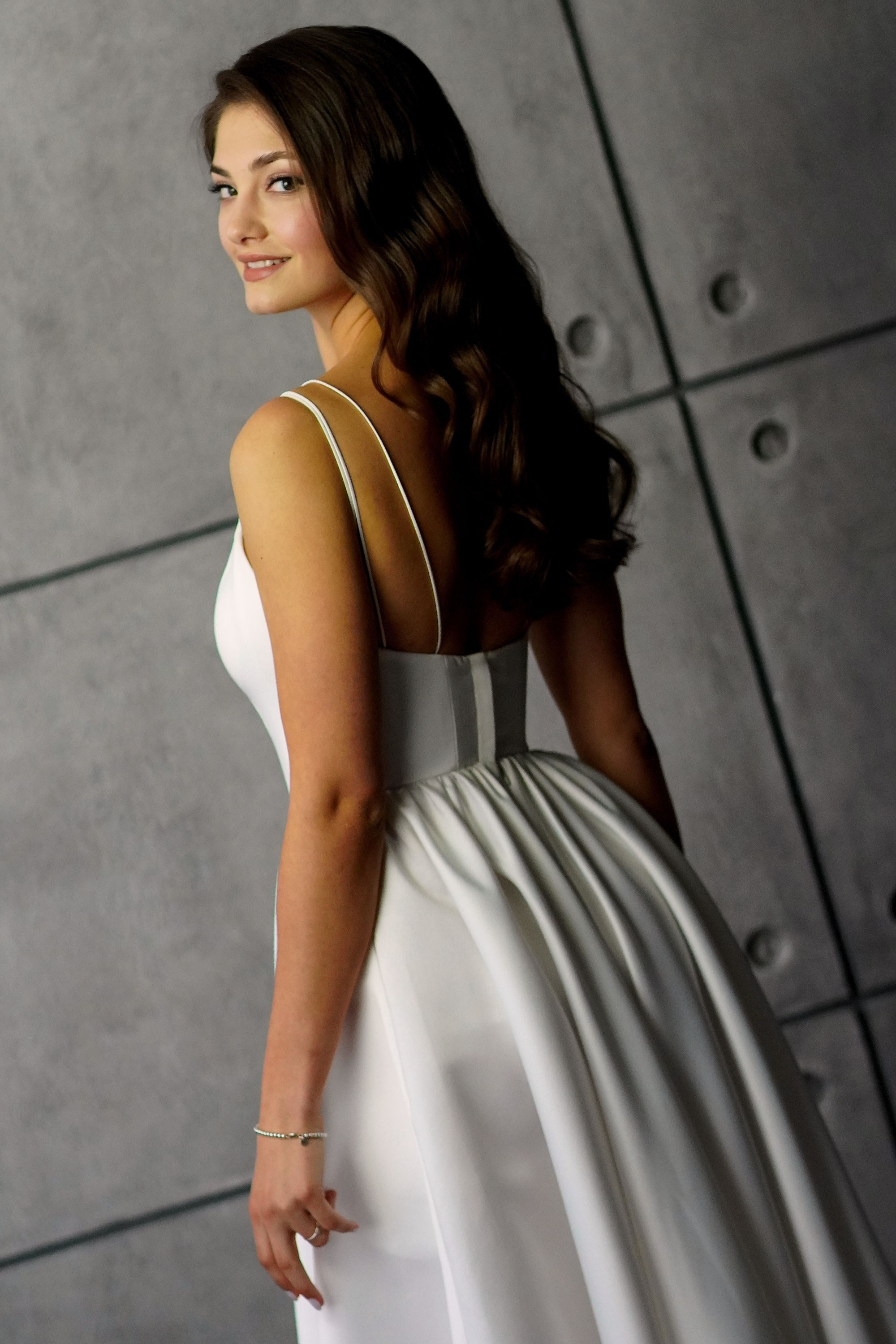 Фотограф на свадьбу Пенза цена.   Свадебное платье невесты крупным планом.Фотограф пенза свадьба цена. Фотограф пенза цена. Видеооператор пенза цена. Видеограф пенза цена. Фотограф пенза прайс.  Видеограф Пенза прайс.