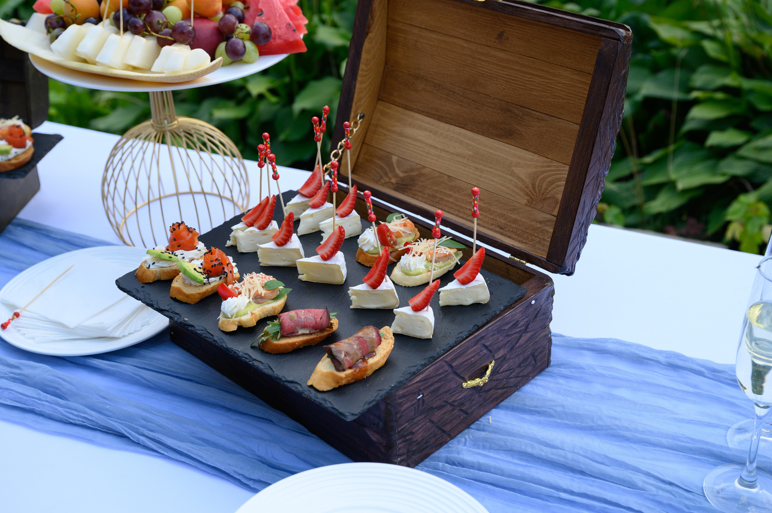 Свадебная фотосессия Банкетный зал Замок Монсоро. Свадебный фотограф Москва Юрий Кульман