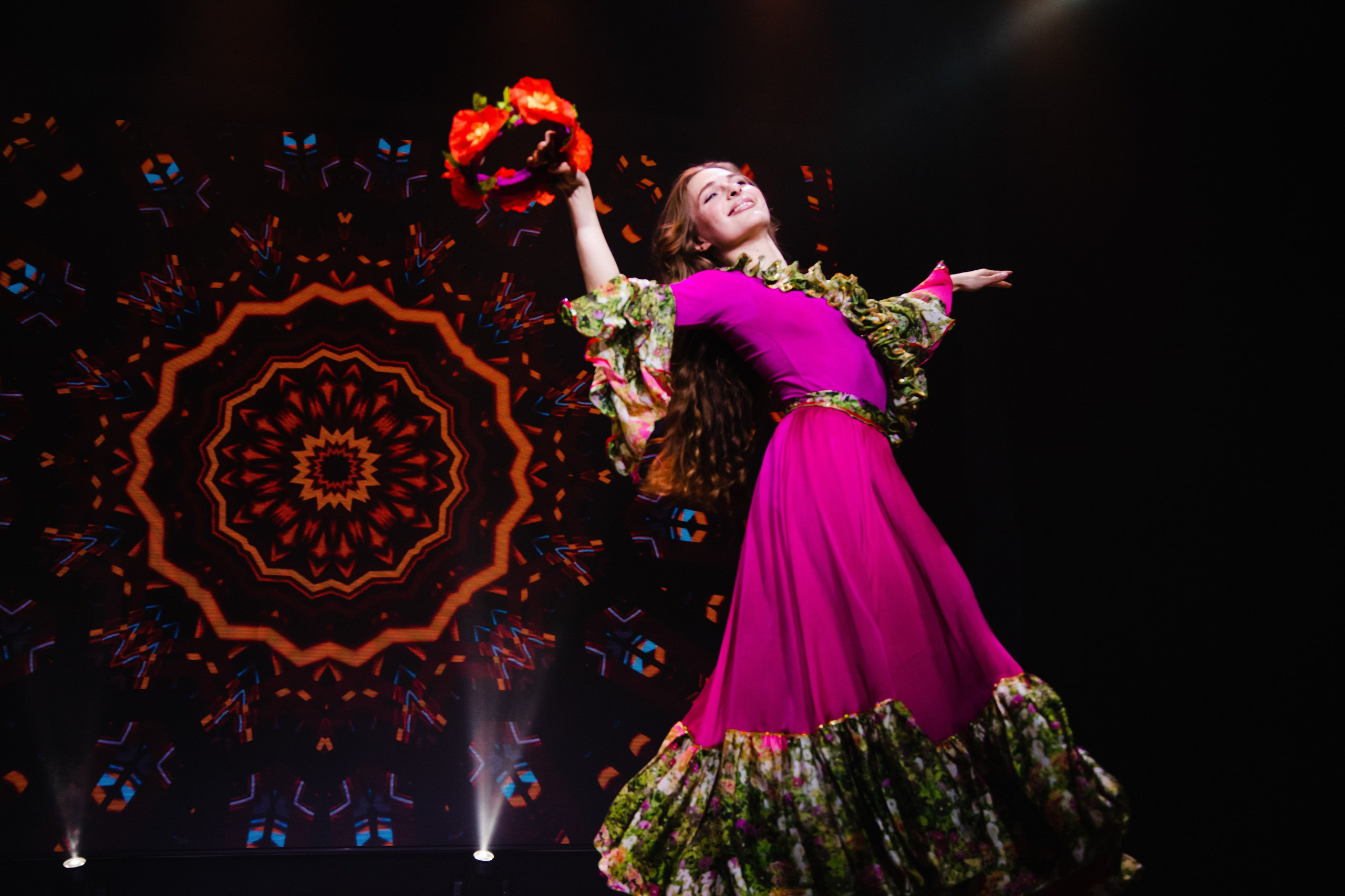 Отчетный концерт центра национальных культур 2025. Роман Урумбаев фотограф Нижневартовск