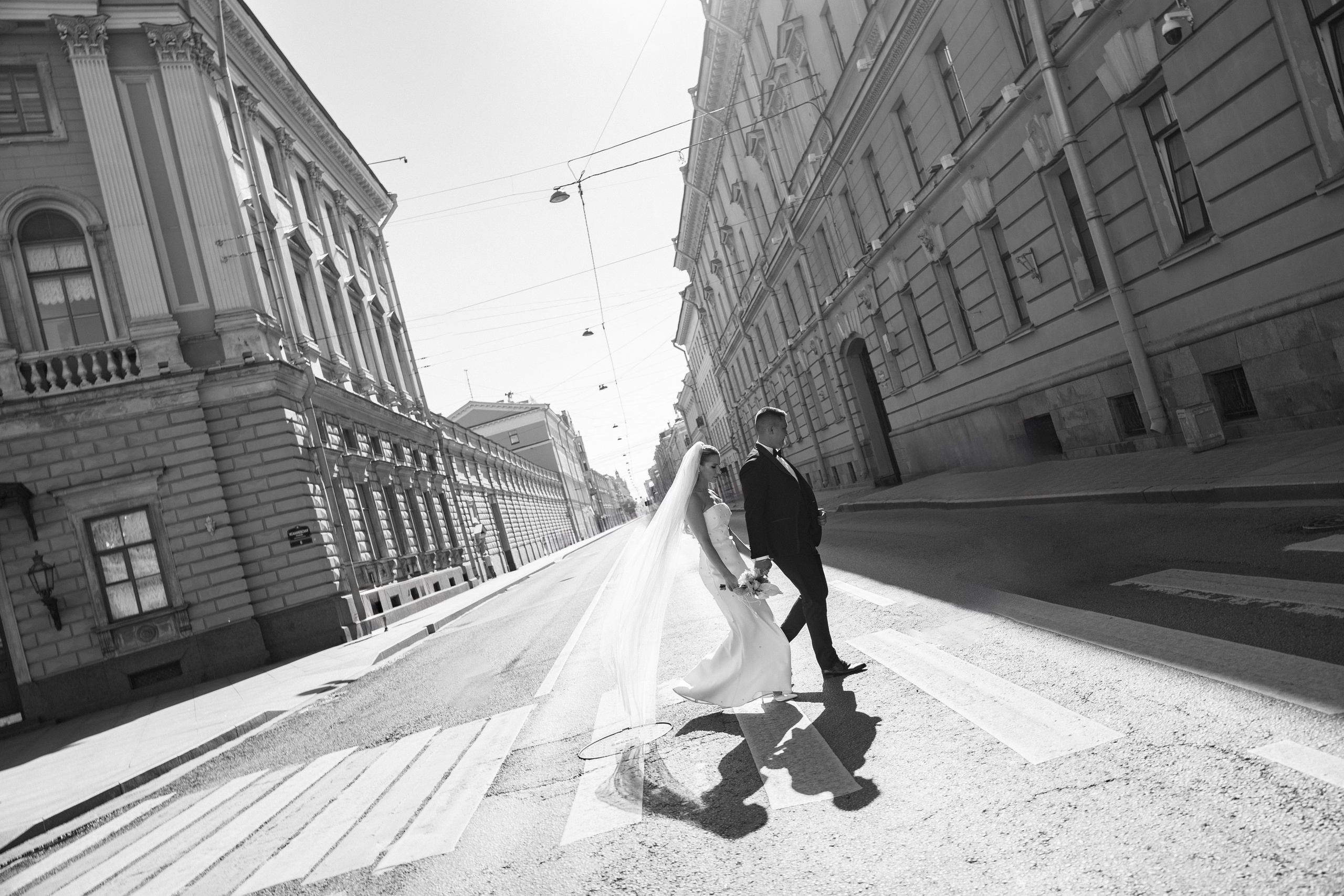 Виктория & Роман. Камерная городская свадьба в видовом ресторане в стиле современная классика. Свадебный фотограф организатор в Санкт-Петербурге Ассоль Опарина