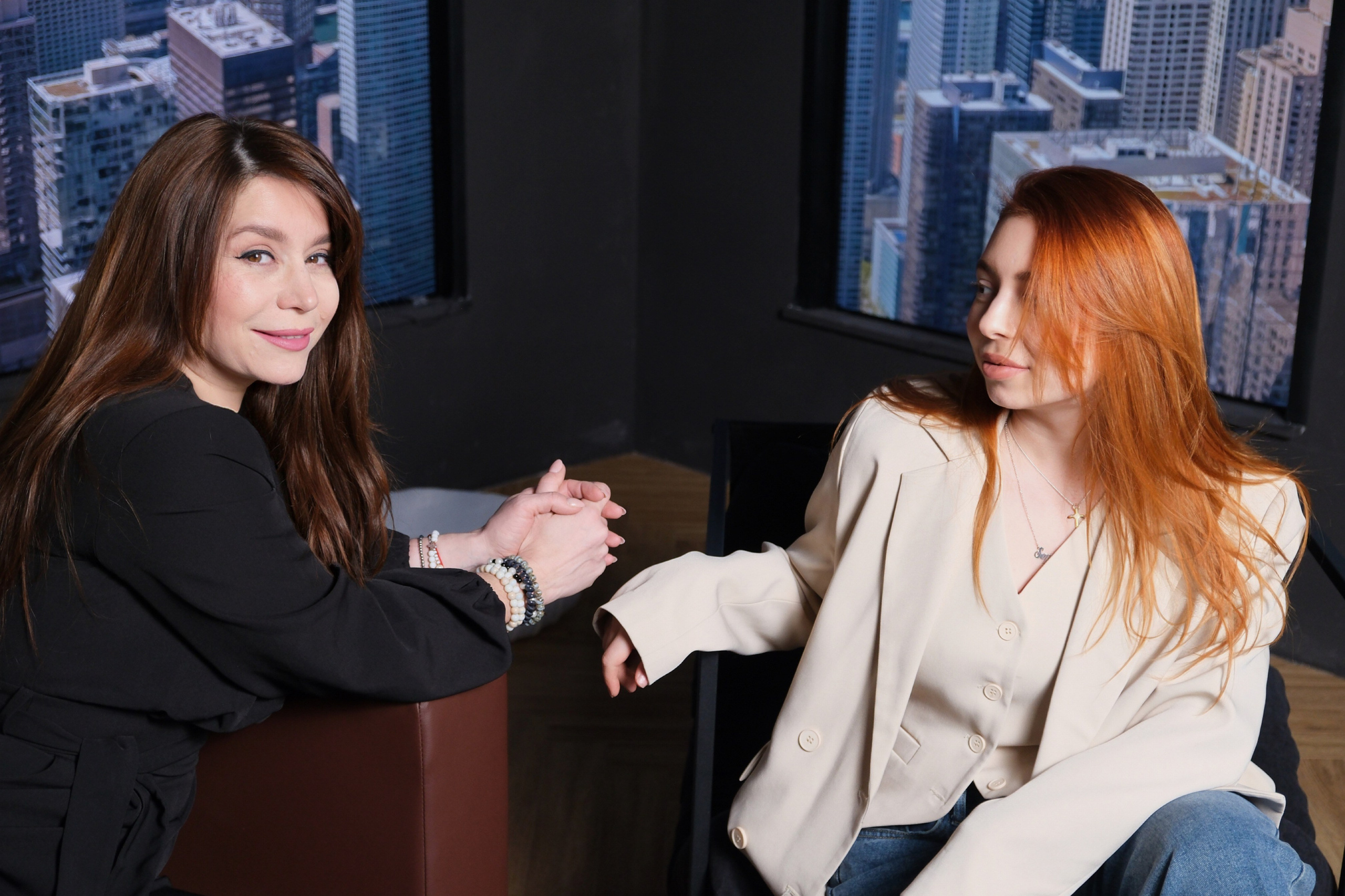 Мама и взрослая дочь. Фотограф на камеру и мобильная съемка в Казани Лидия