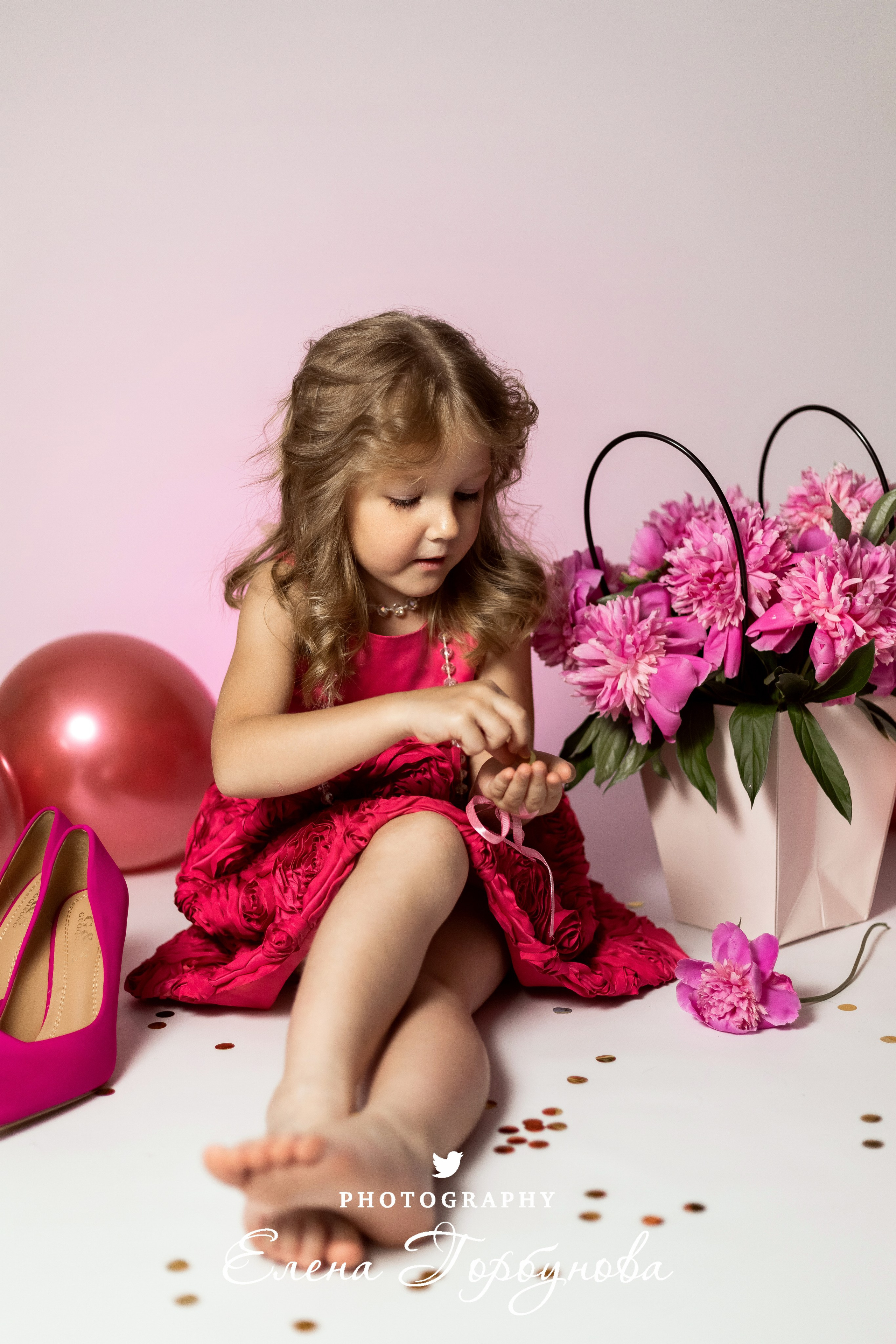 «Модница в розовом» В моей студии. Вероника и Александра. 2024. Фотограф Пермь. Свадьбы. Семья и дети, школа, д. сад. Фотокниги