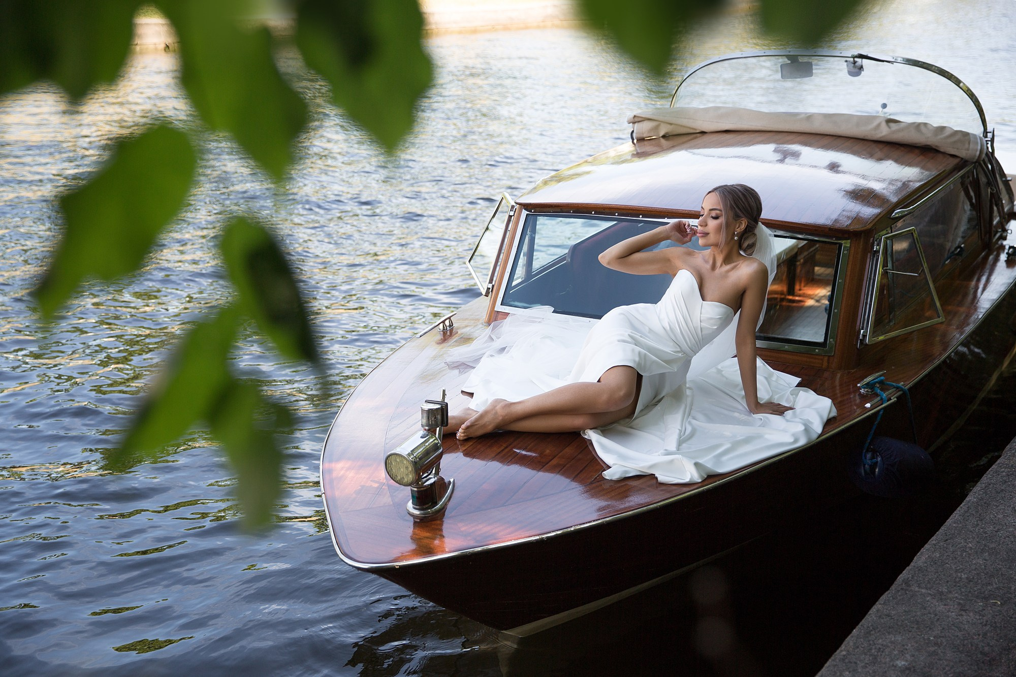 Свадьба на катере. Свадебный фотограф в Санкт-Петербурге Наталья Вендт