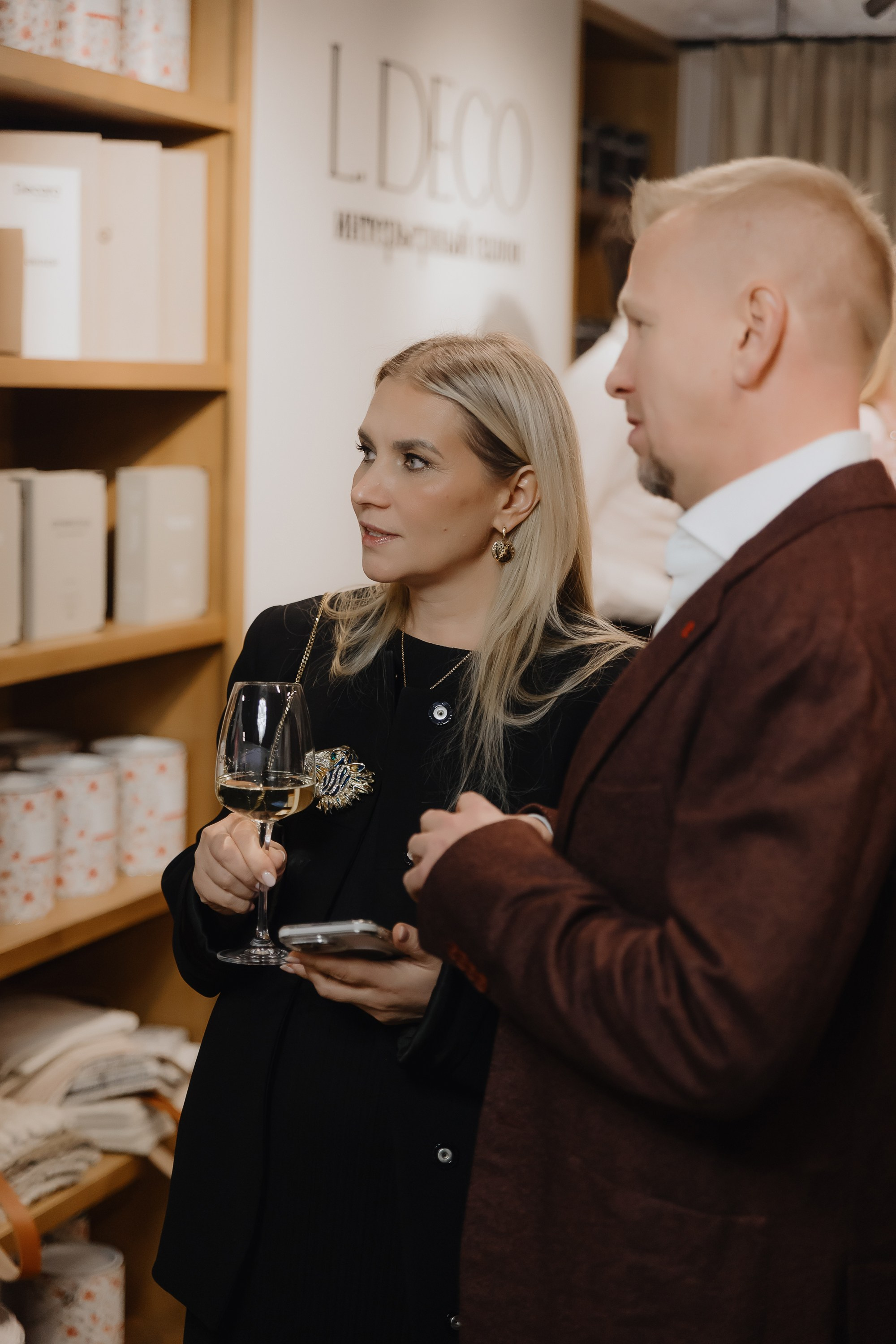 Открытие нового пространства интерьерного салона L. DECO в феврале 2025. L. Deco интерьерный салон. Краски/обои/лепной декор