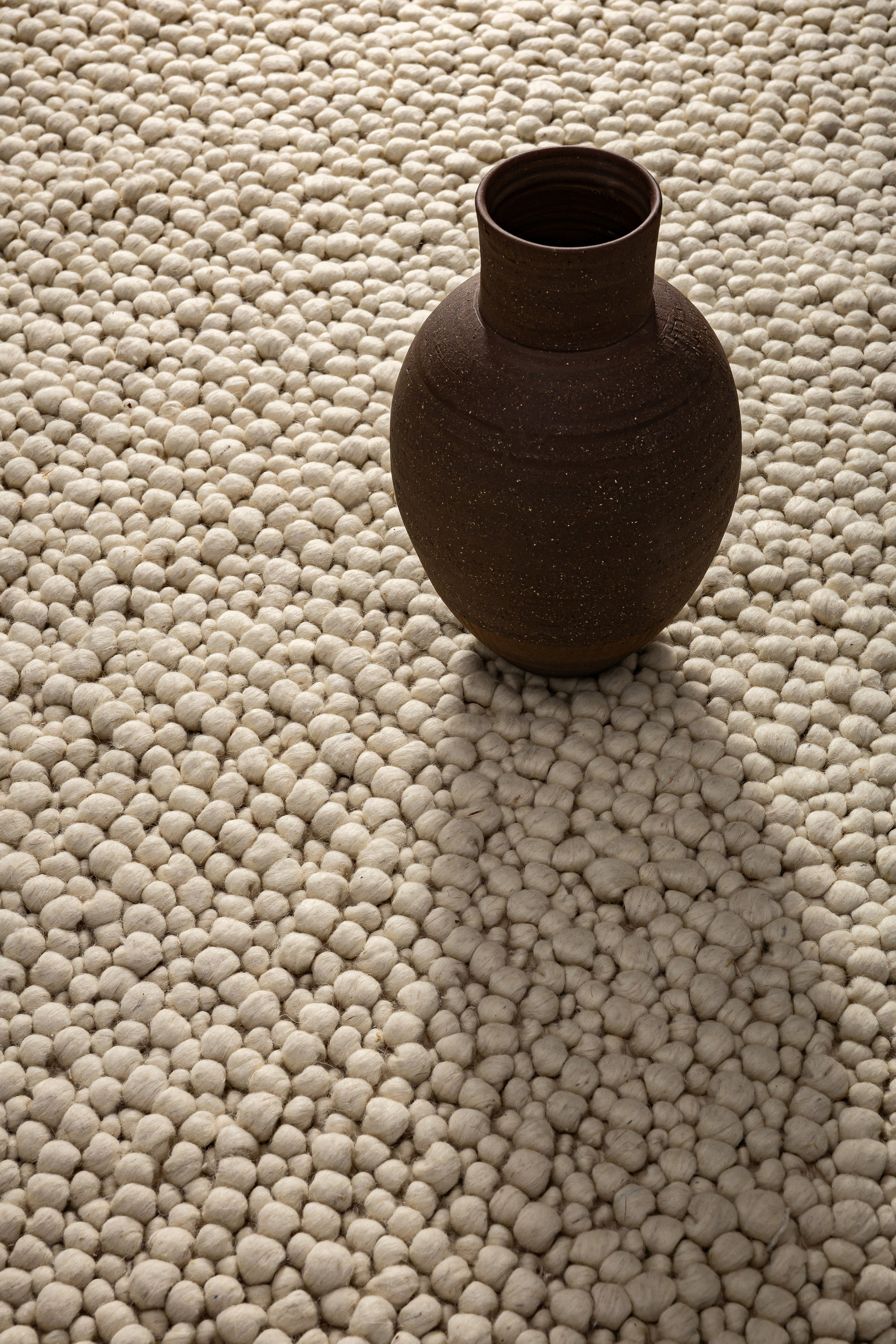 Ковры Decaro Rugs. L. Deco интерьерный салон. Краски/обои/лепной декор