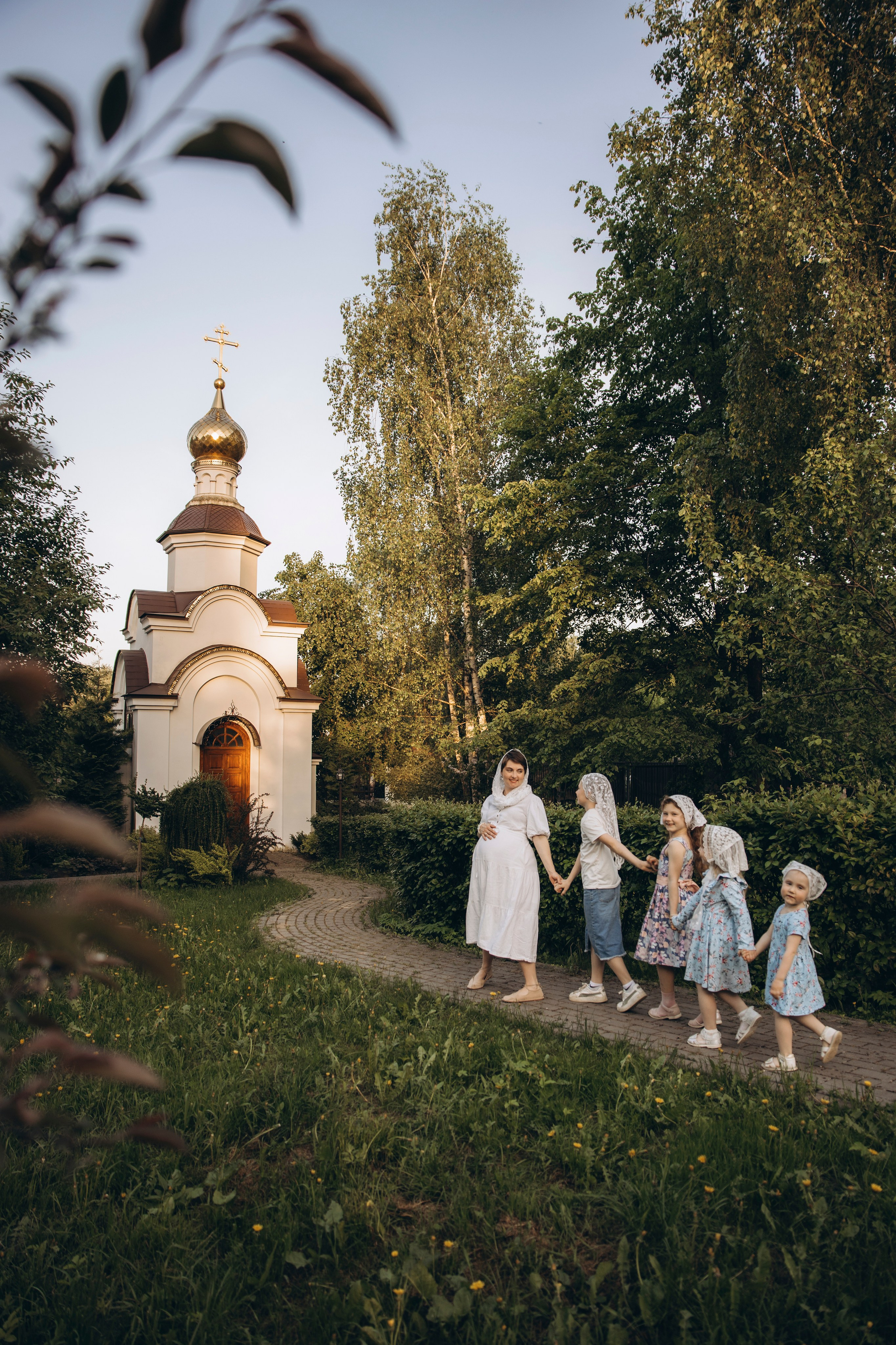 Фотосъемка для выставки (май, 2026 г.), с. Кутепо (Калужская обл.). Надежда Стар семейный и церковный фотограф в Жукове и Калужской области