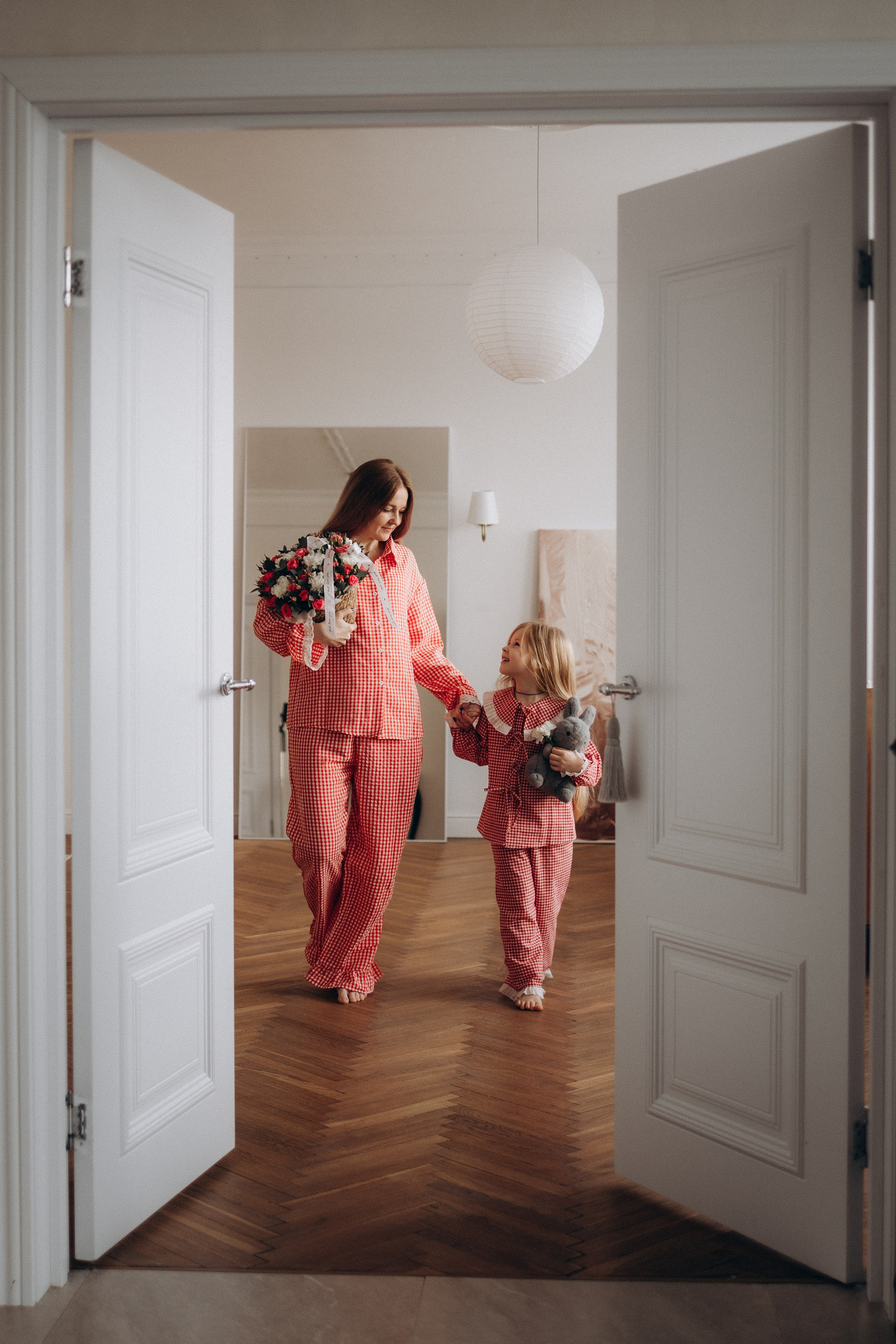 Та самая милая фотосессия мамы и доченьки в студии (февраль, 2026г), г. Обнинск (Калужская обл.). Надежда Стар семейный и церковный фотограф в Жукове и Калужской области