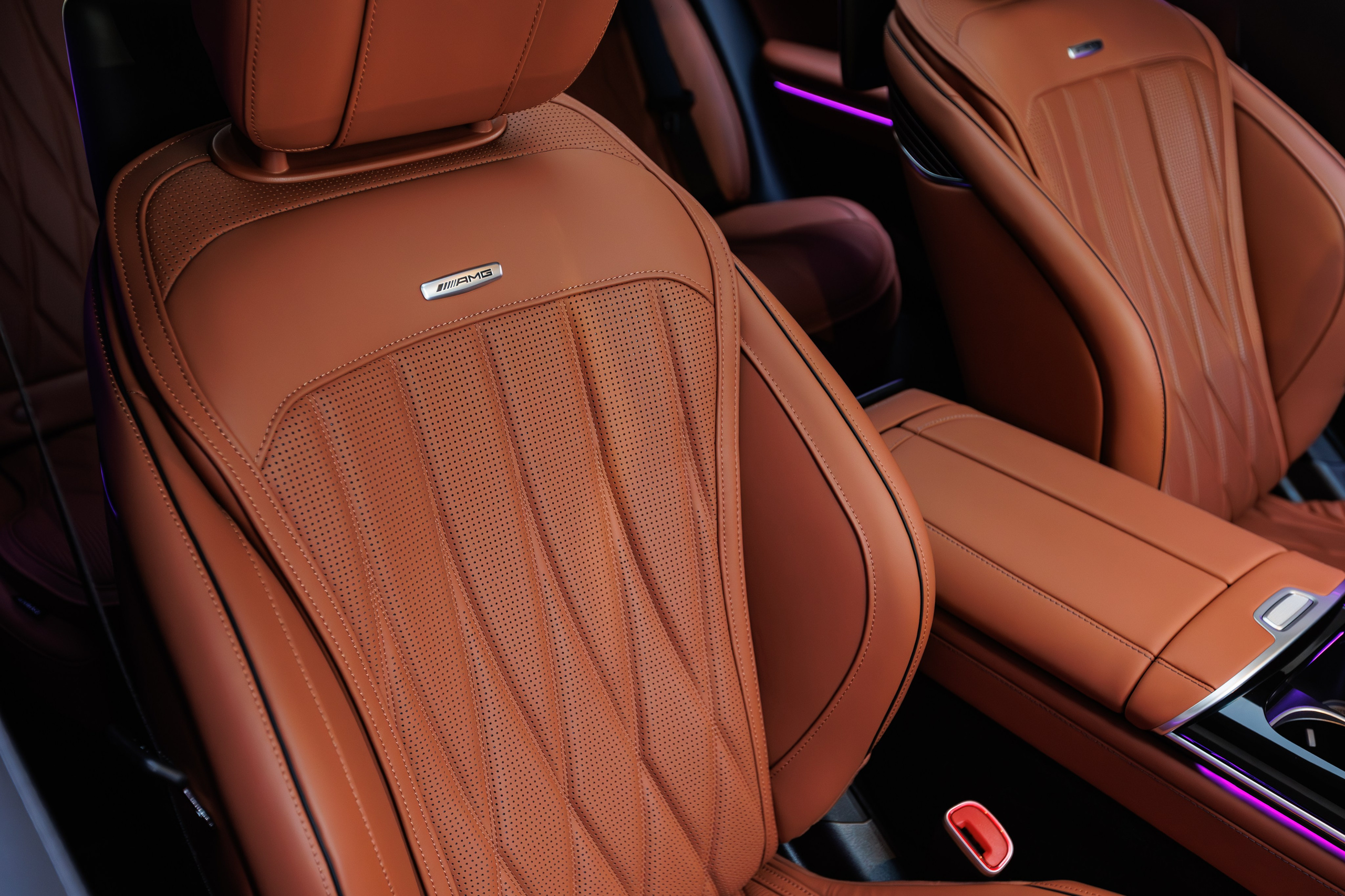 Luxury Car Interior Photography in Dubai — Premium Automotive Shoot. Evgen Yatsenko — Photographer in Dubai