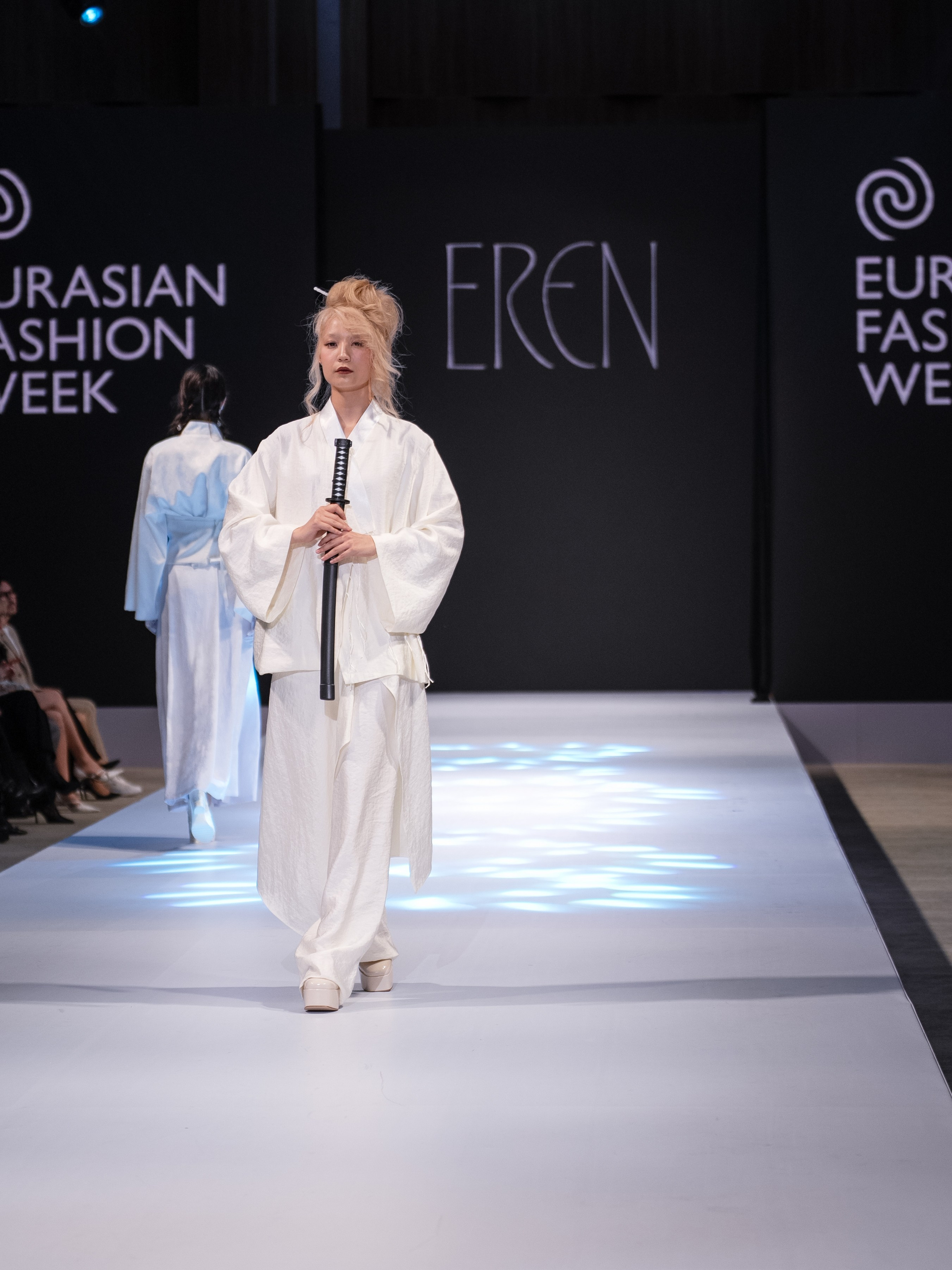 EURASIAN FASHION WEEK Eren. Сайт Алматинского НЮ АРТ, будуар и фэшн фотографа Дениса Карпенко